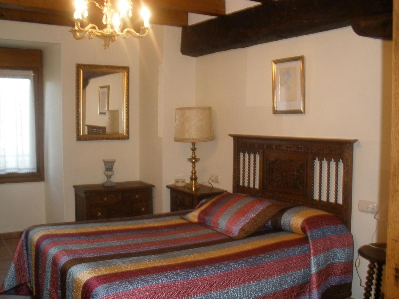 Eight-Bedroom House photo 3