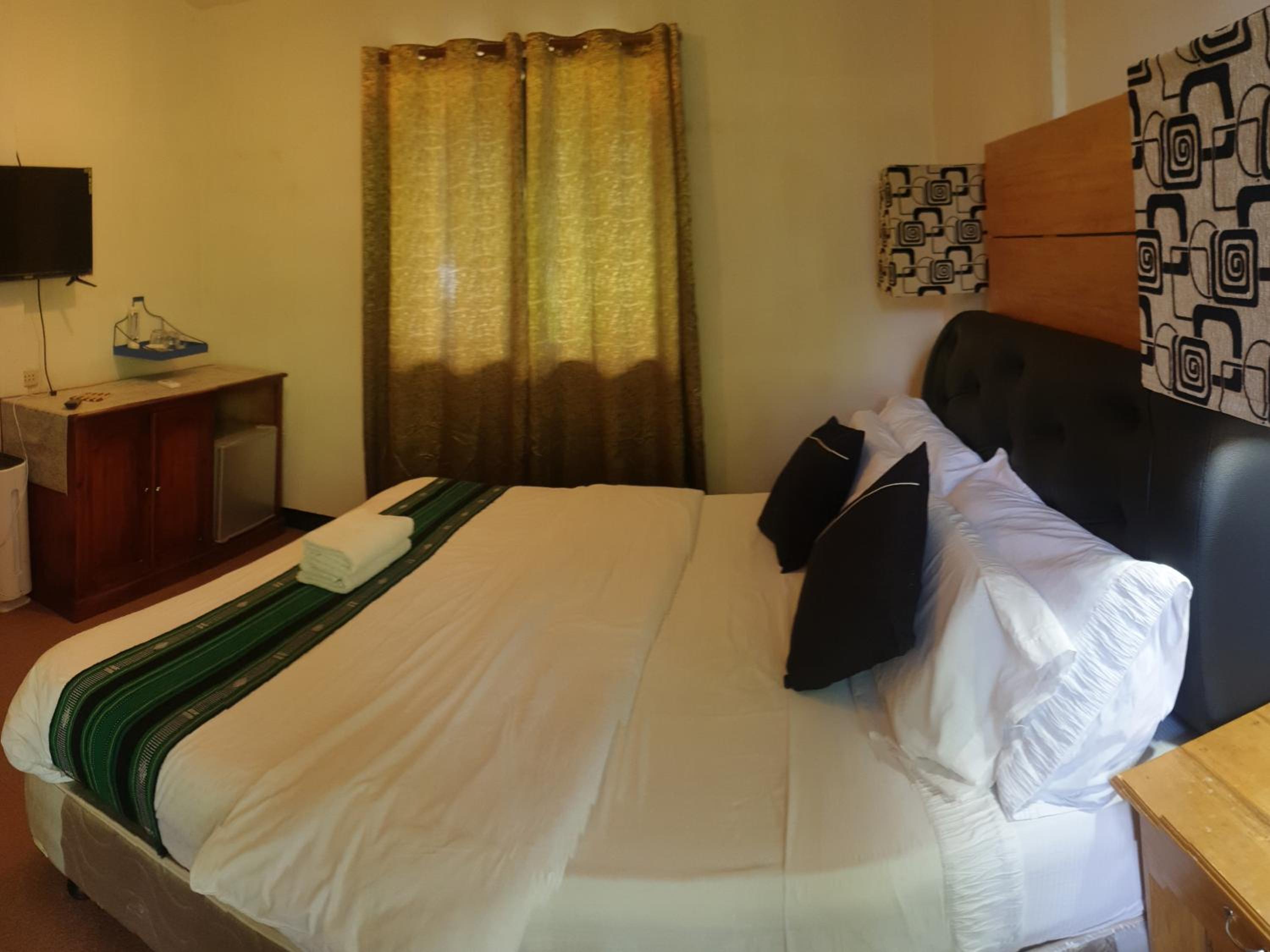 Deluxe Double Room with Balcony - Photo 1