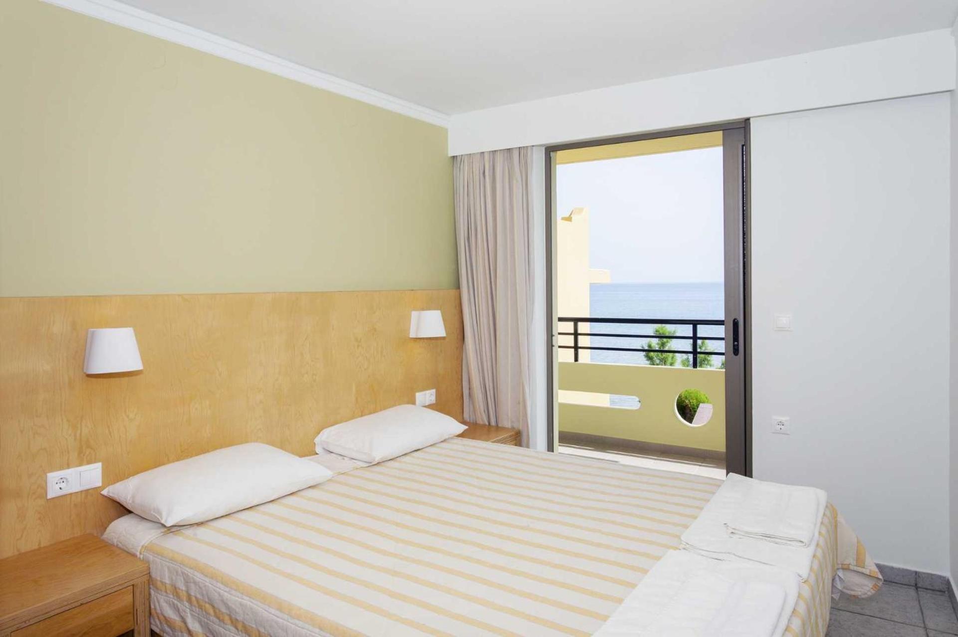 Two-Bedroom Apartment With Balcony And Sea View photo 1