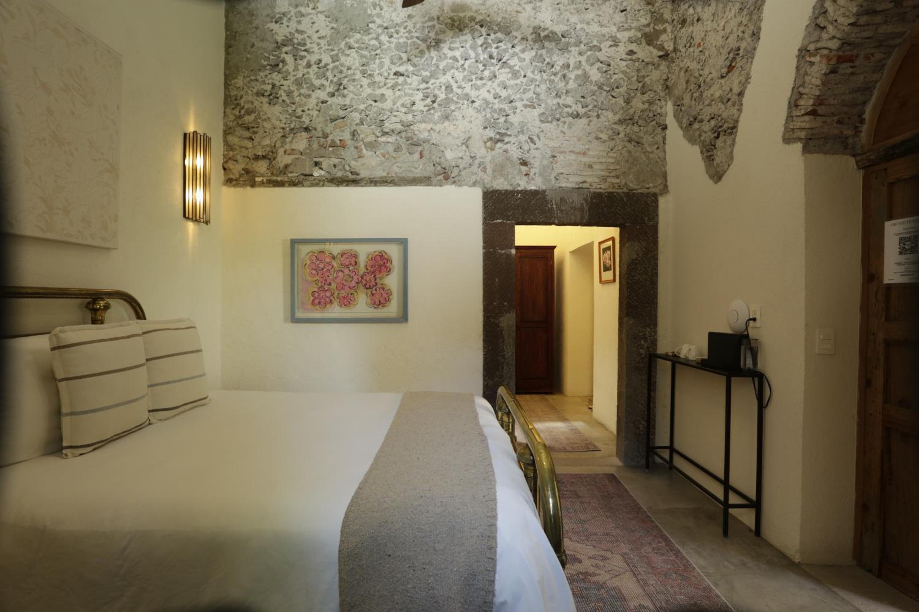 Standard Suite - Photo 4