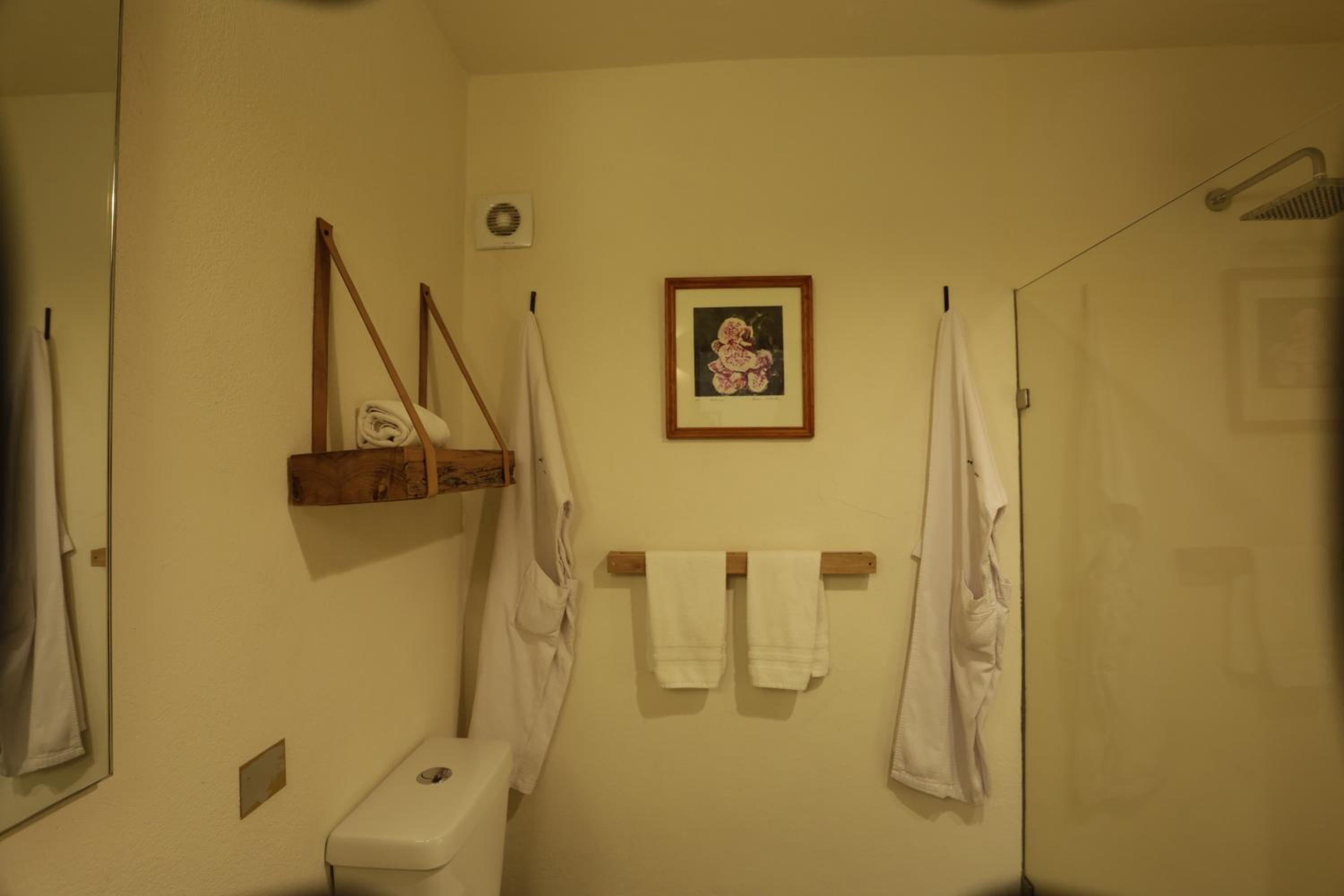 Twin Room - Photo 12