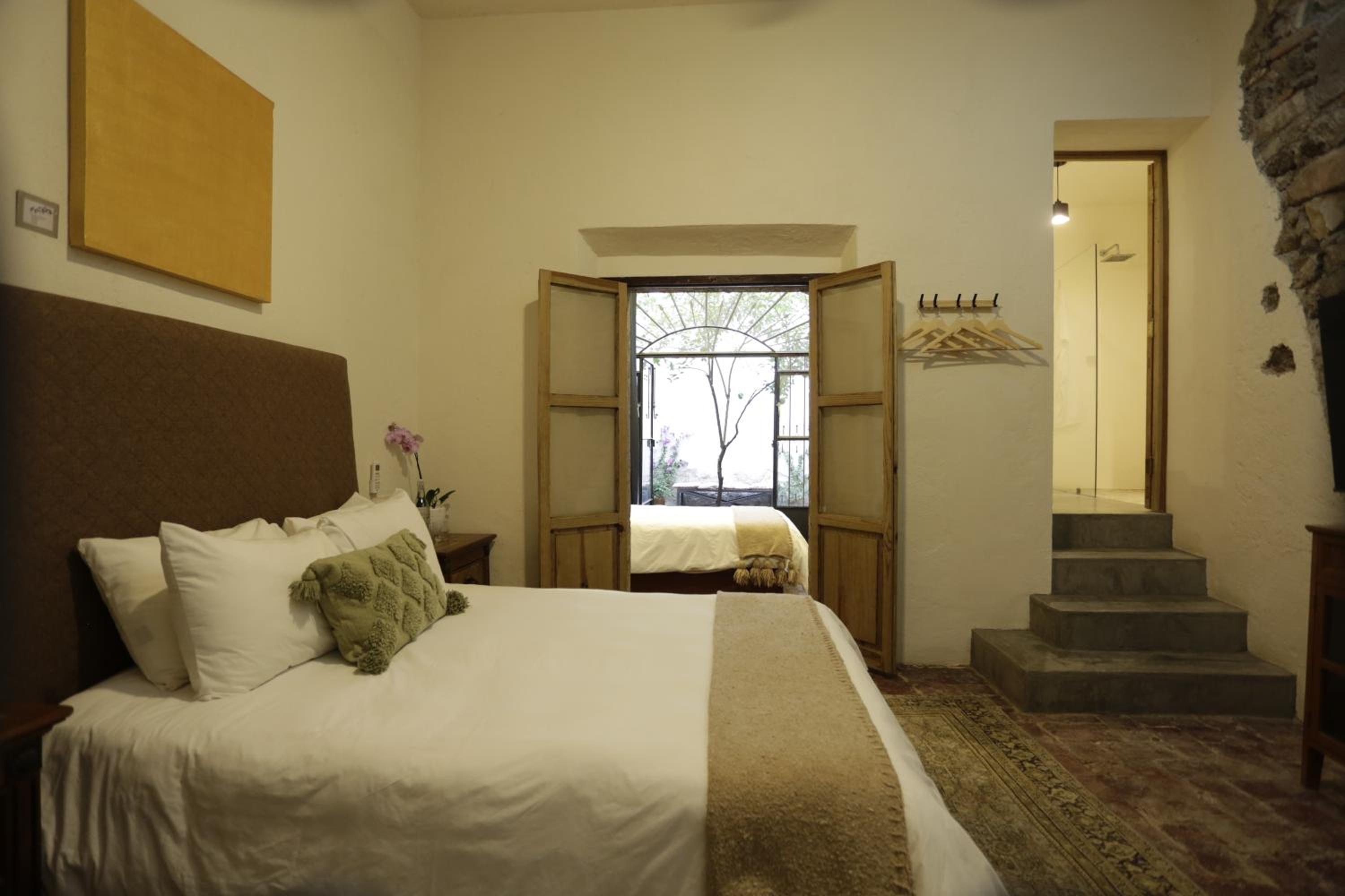 Twin Room - Photo 2