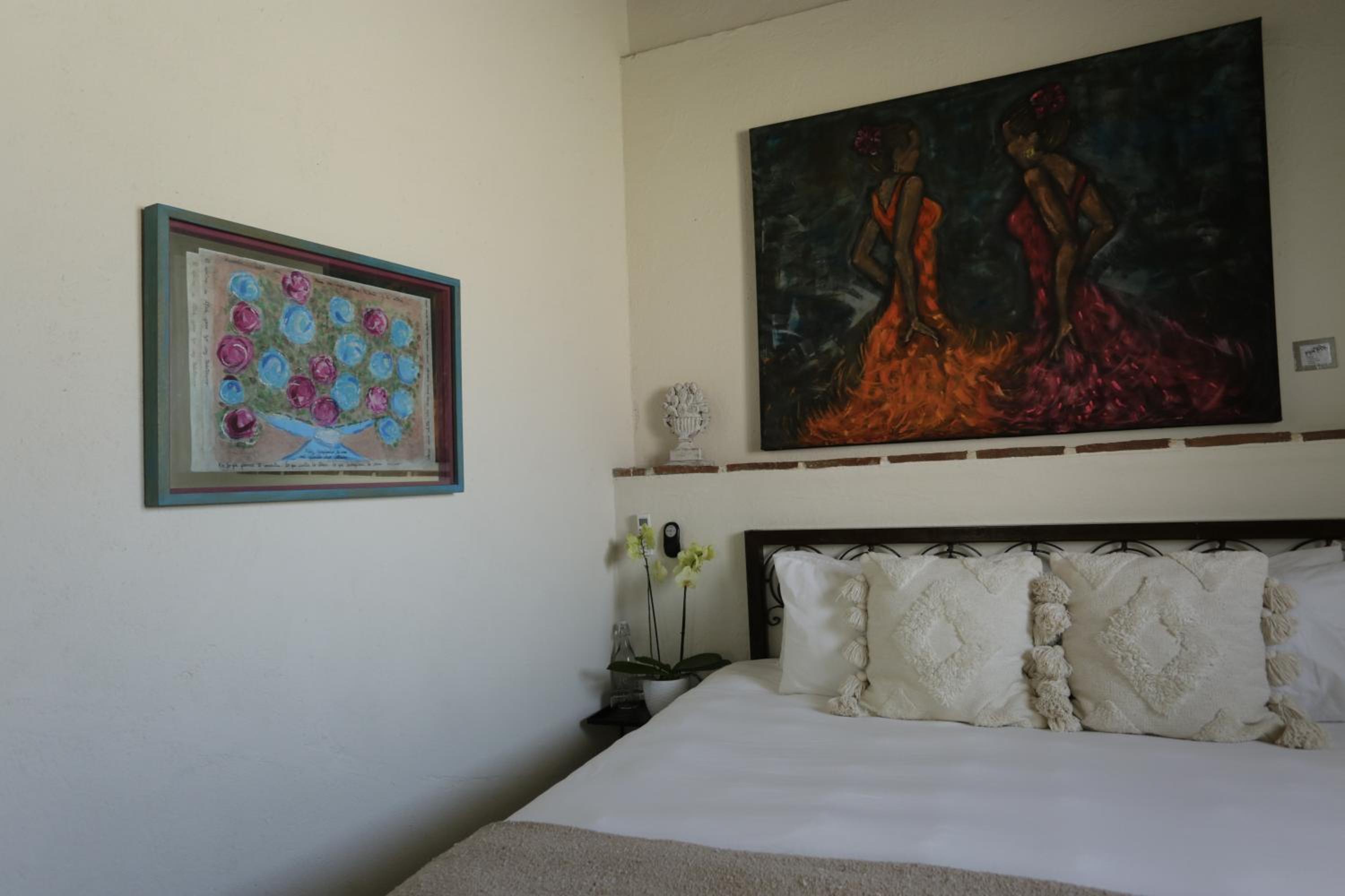 Deluxe Suite - Photo 11