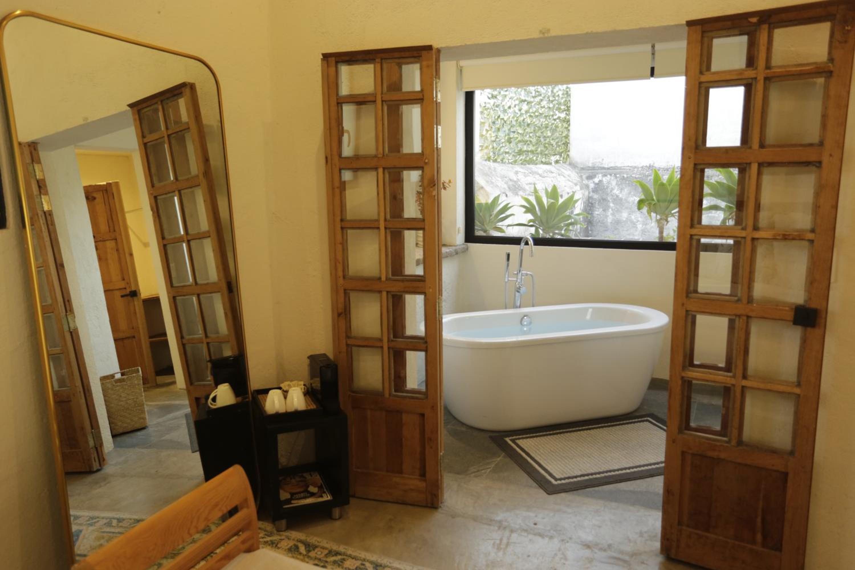 Deluxe Suite - Photo 8