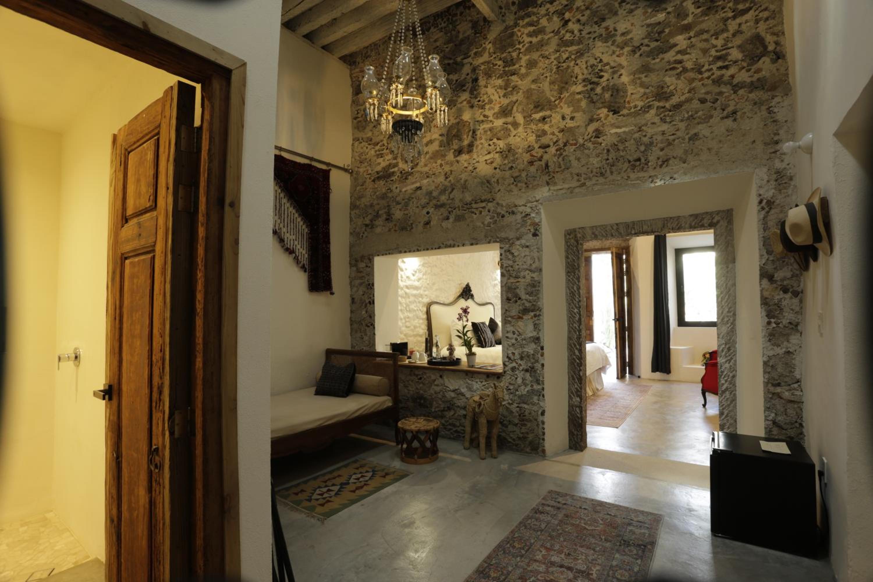 Superior Suite - Photo 3