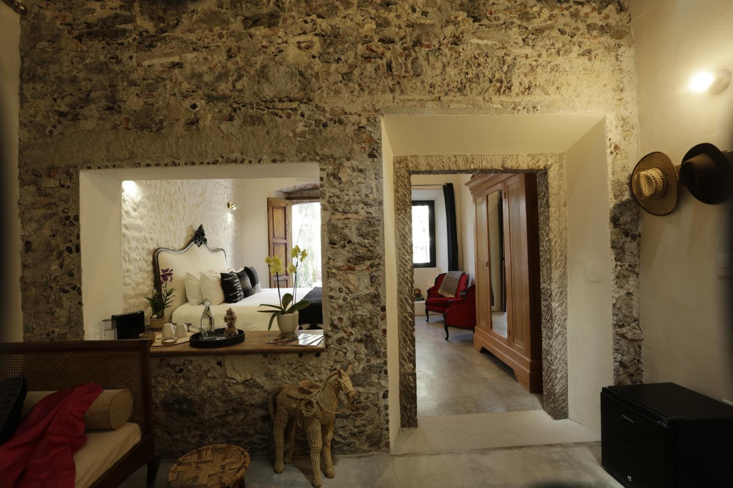 Superior Suite - Photo 10