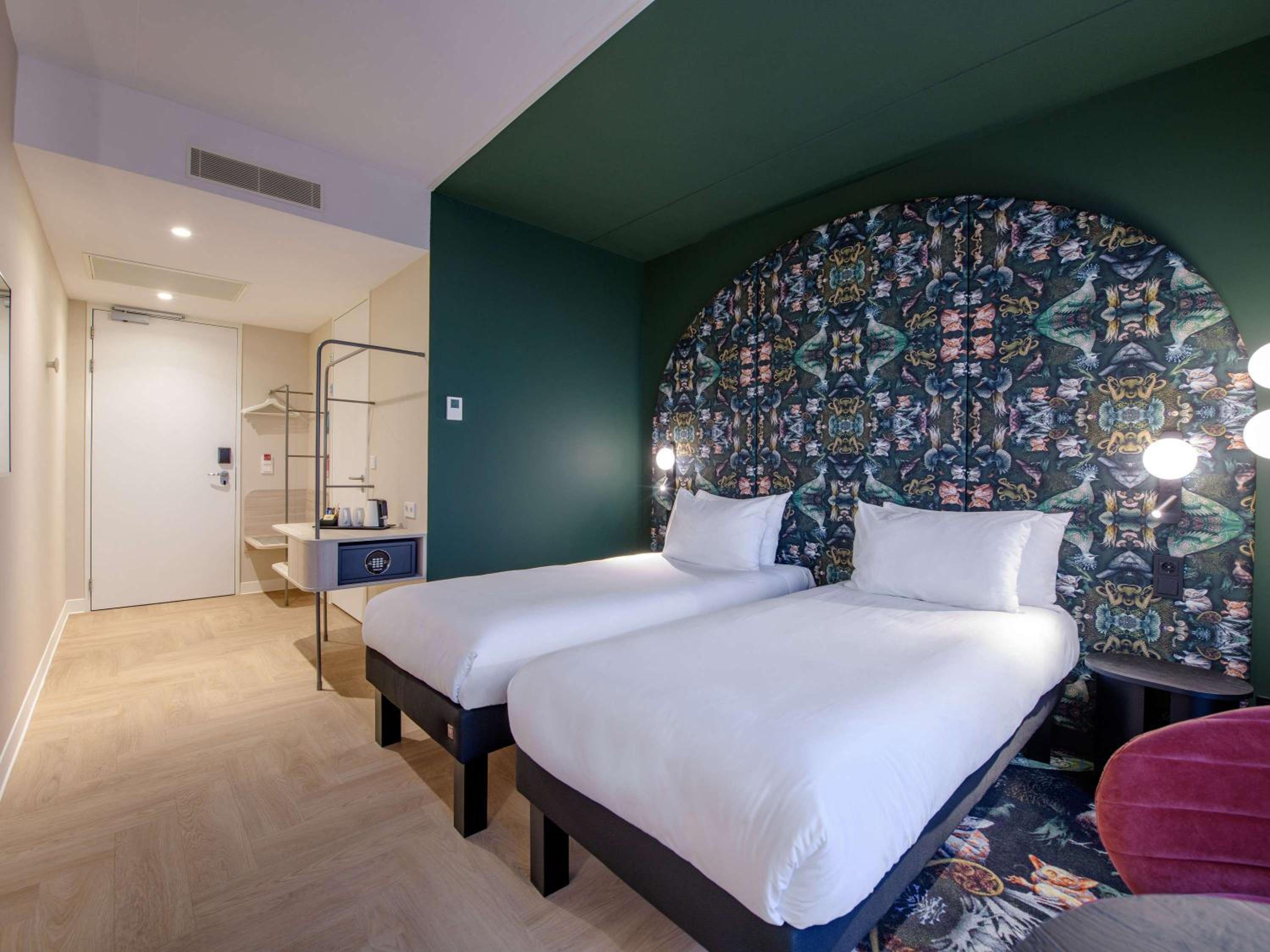 Standard Twin Room - Photo 4