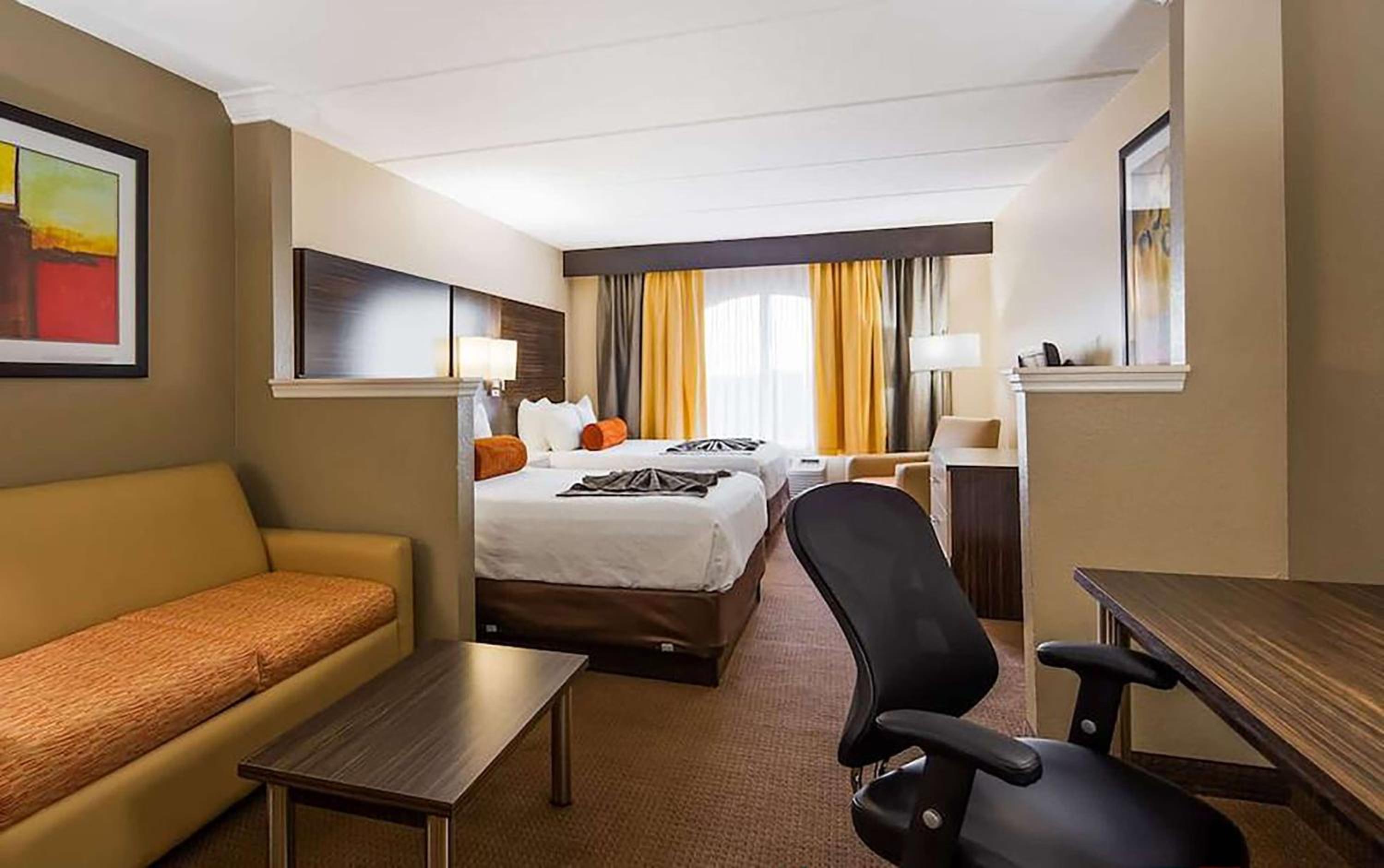 One-Bedroom Suite with Two Queen Beds - Non-Smoking