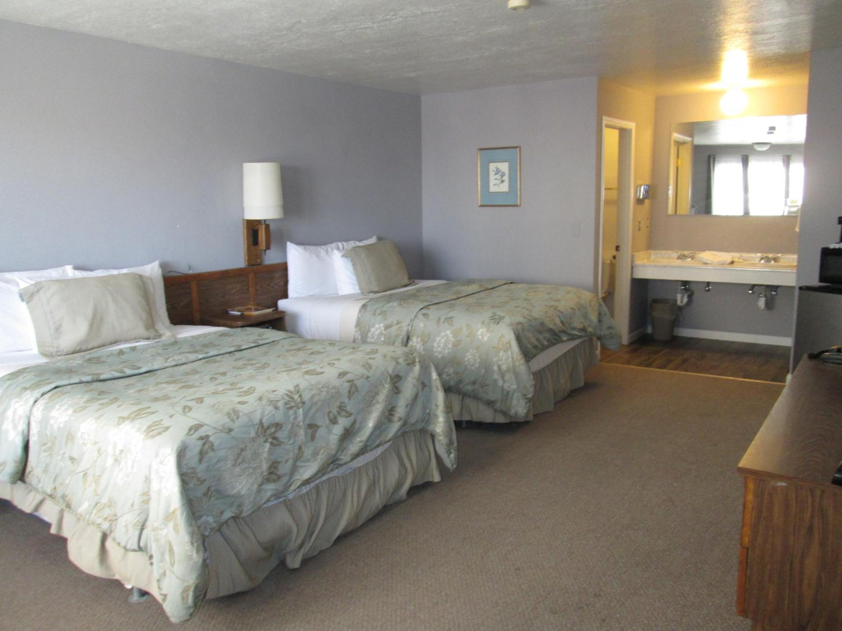 Standard Queen Room photo 3