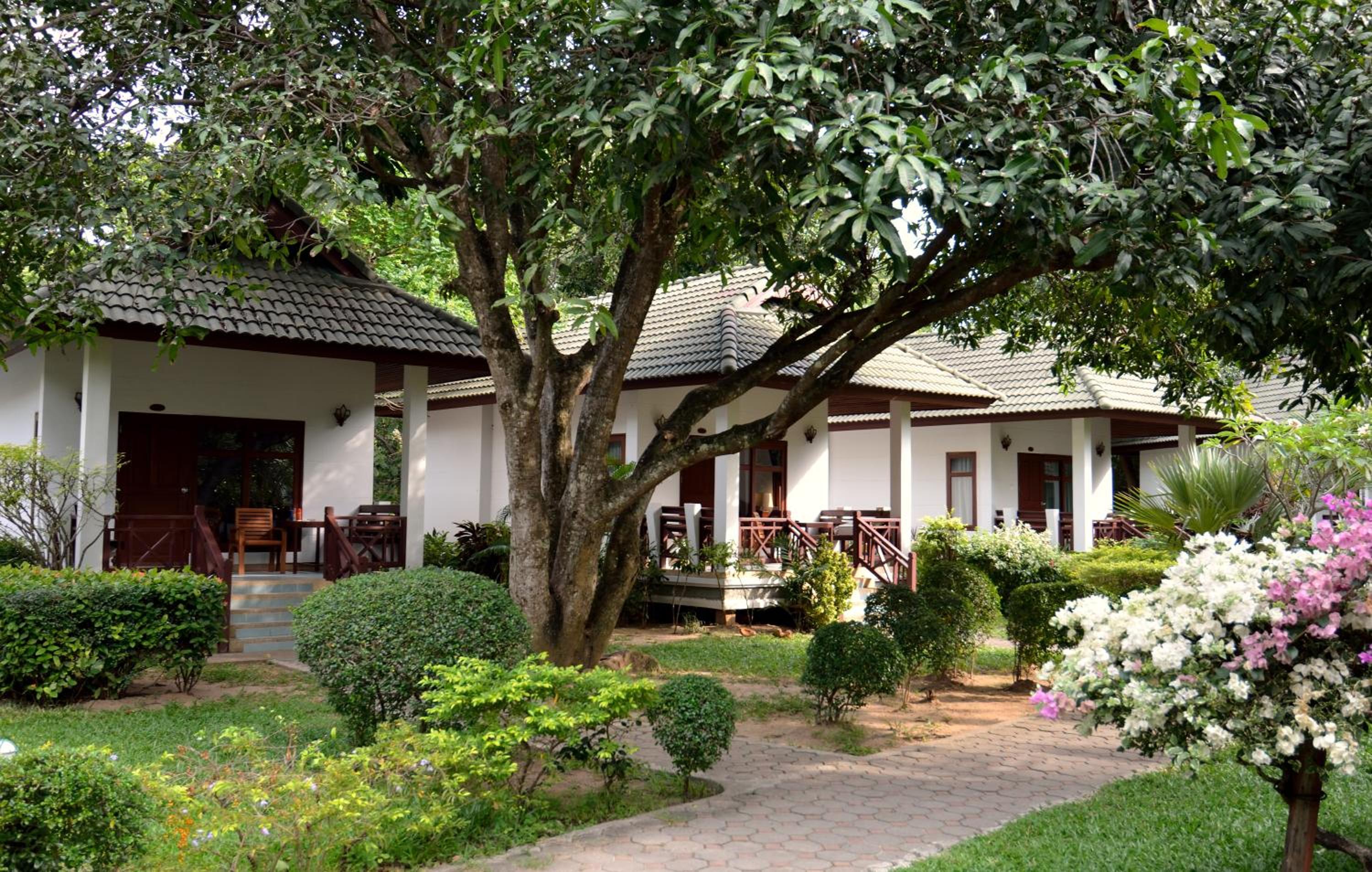 Pool Side Bungalow - Photo 8
