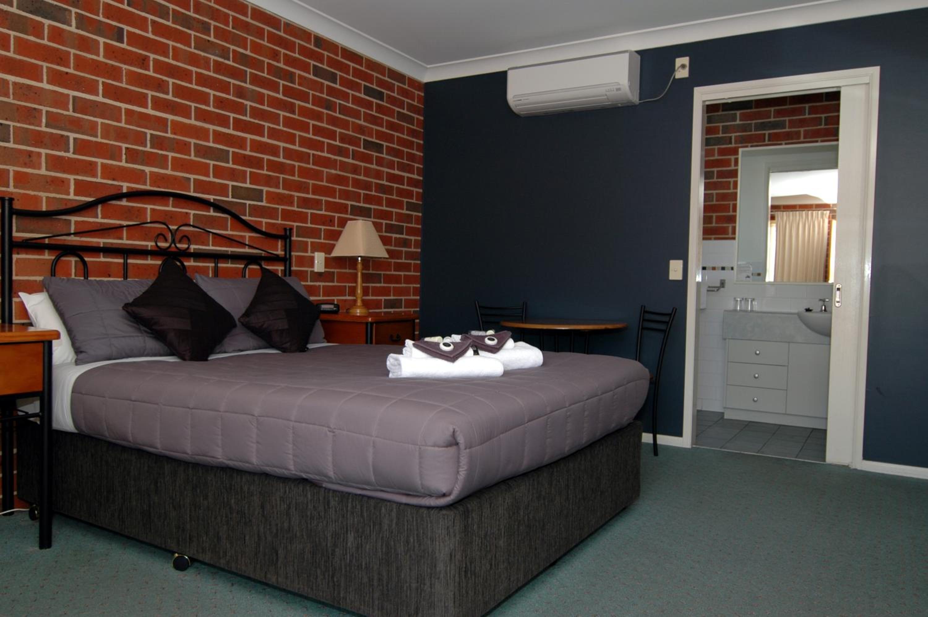 Standard Queen Suite