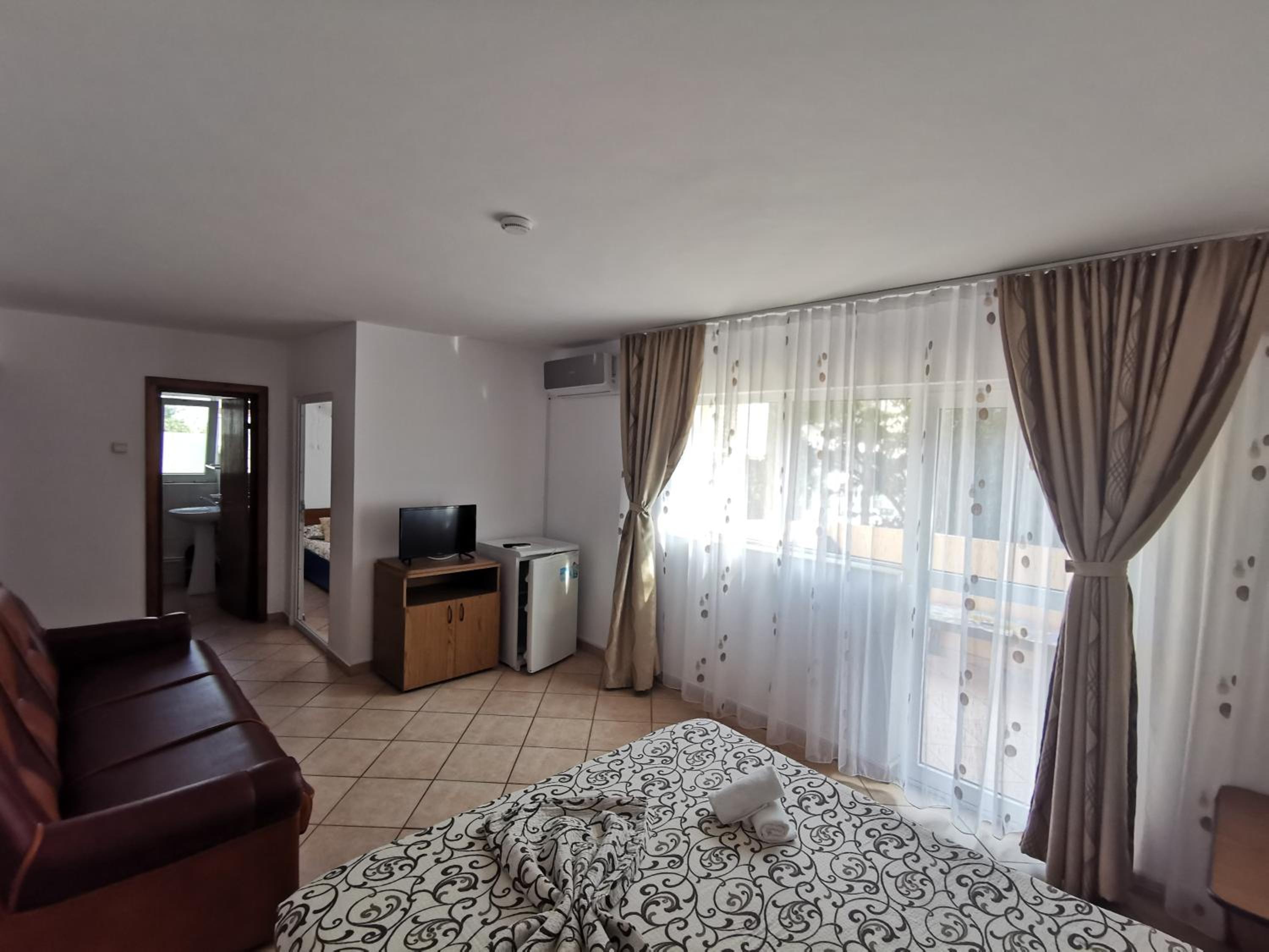Apartment with Balcony photo 1