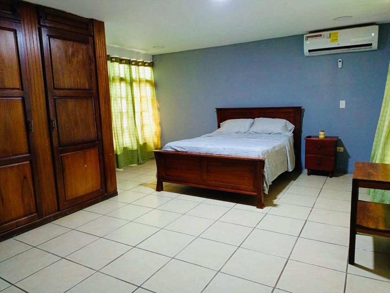 Large Double Room photo 2