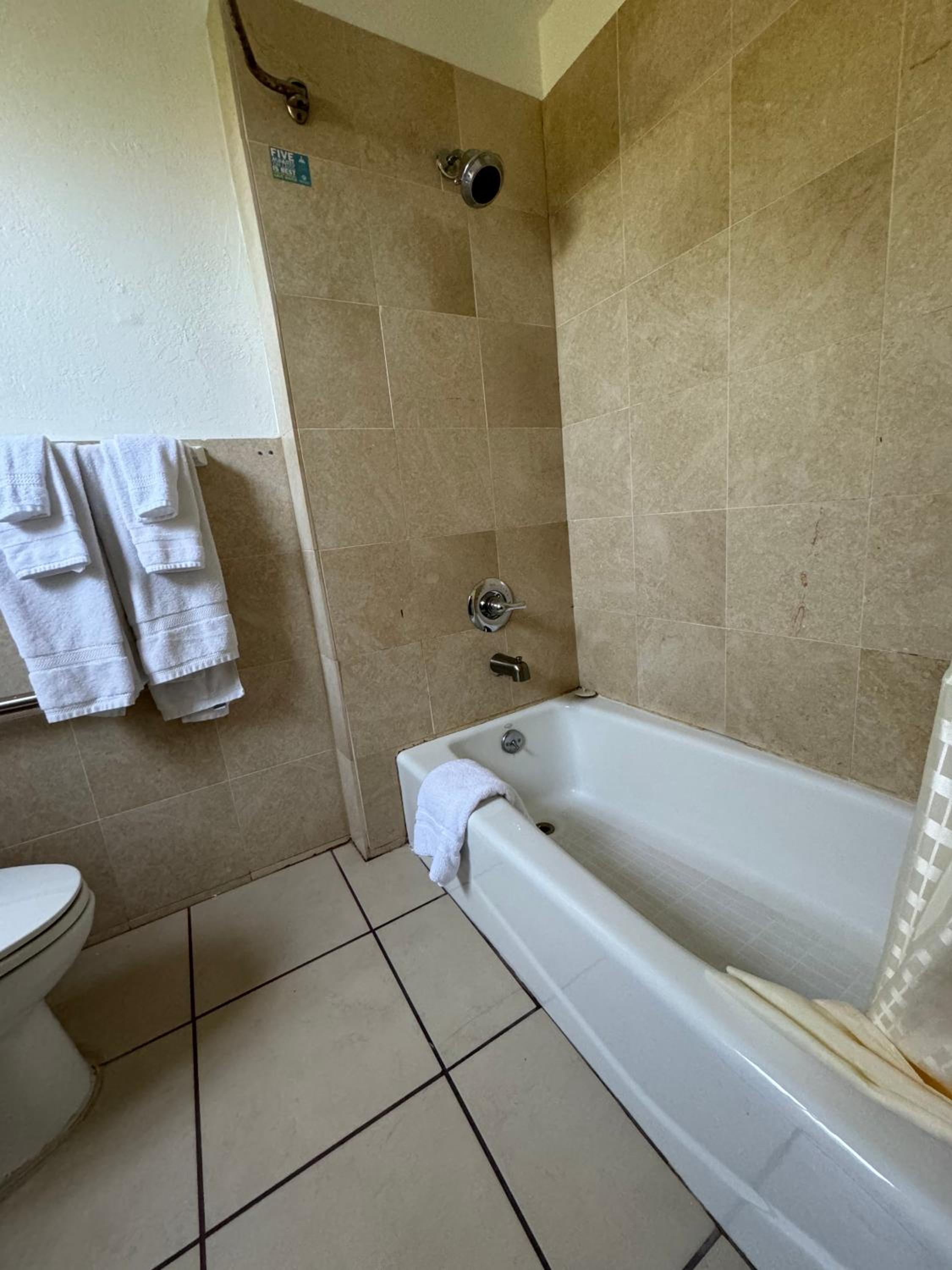 Double Room with Double Bed and Queen Bed photo 2
