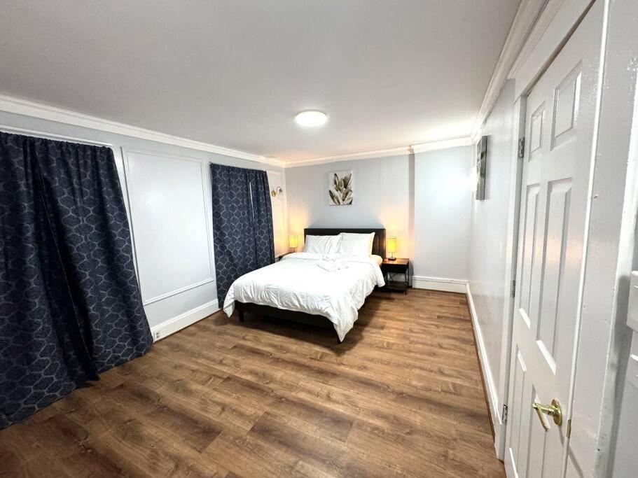 Three-Bedroom House photo 1