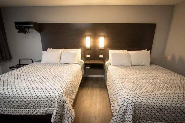 2 Queen Beds w/ Kitchenette, Non-Smoking - Photo 1