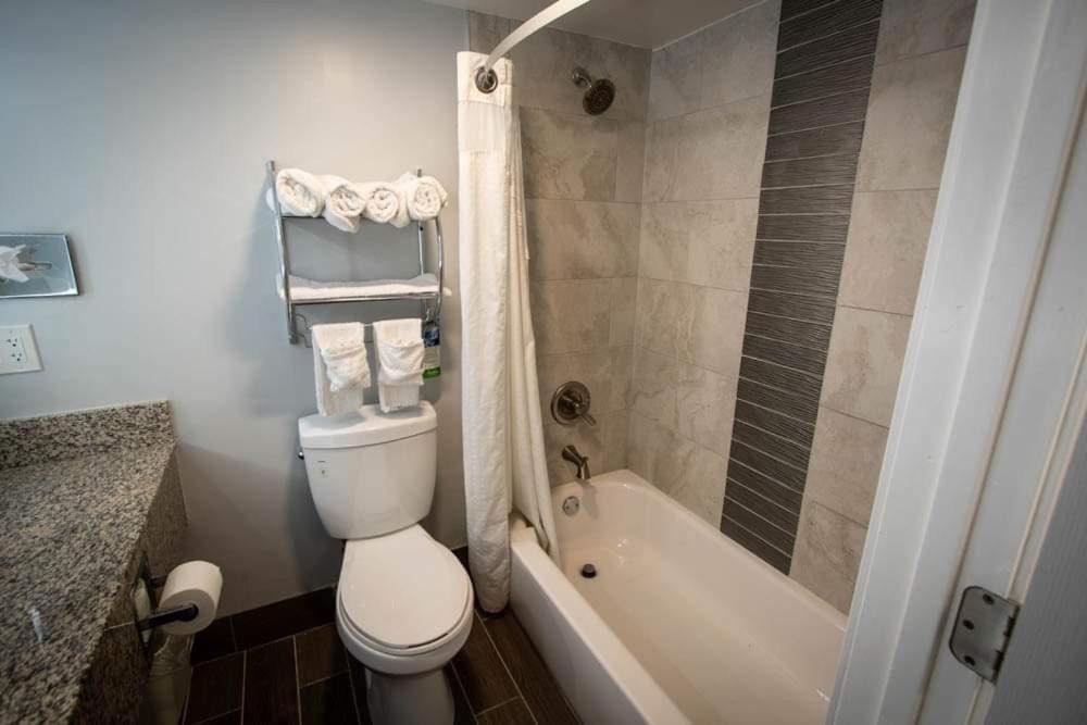 2 Queen Beds w/ Kitchenette, Non-Smoking - Photo 7