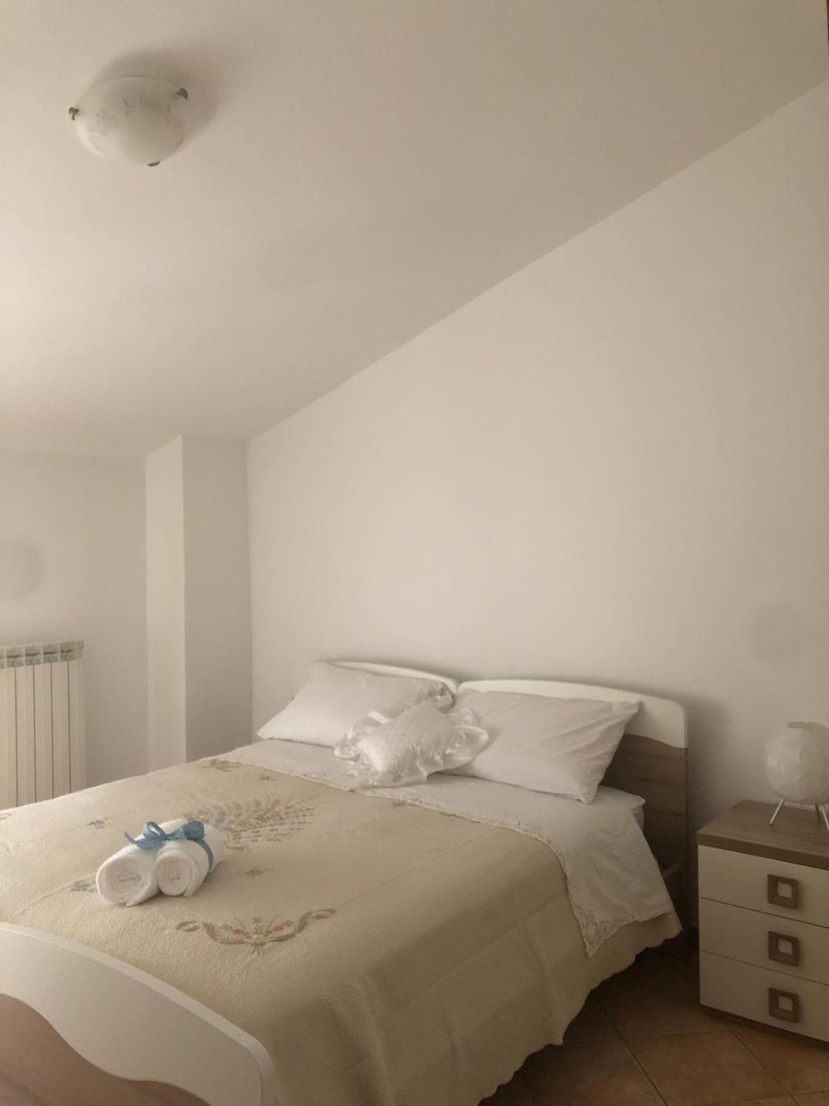 Three-Bedroom Apartment - High Floor photo 1