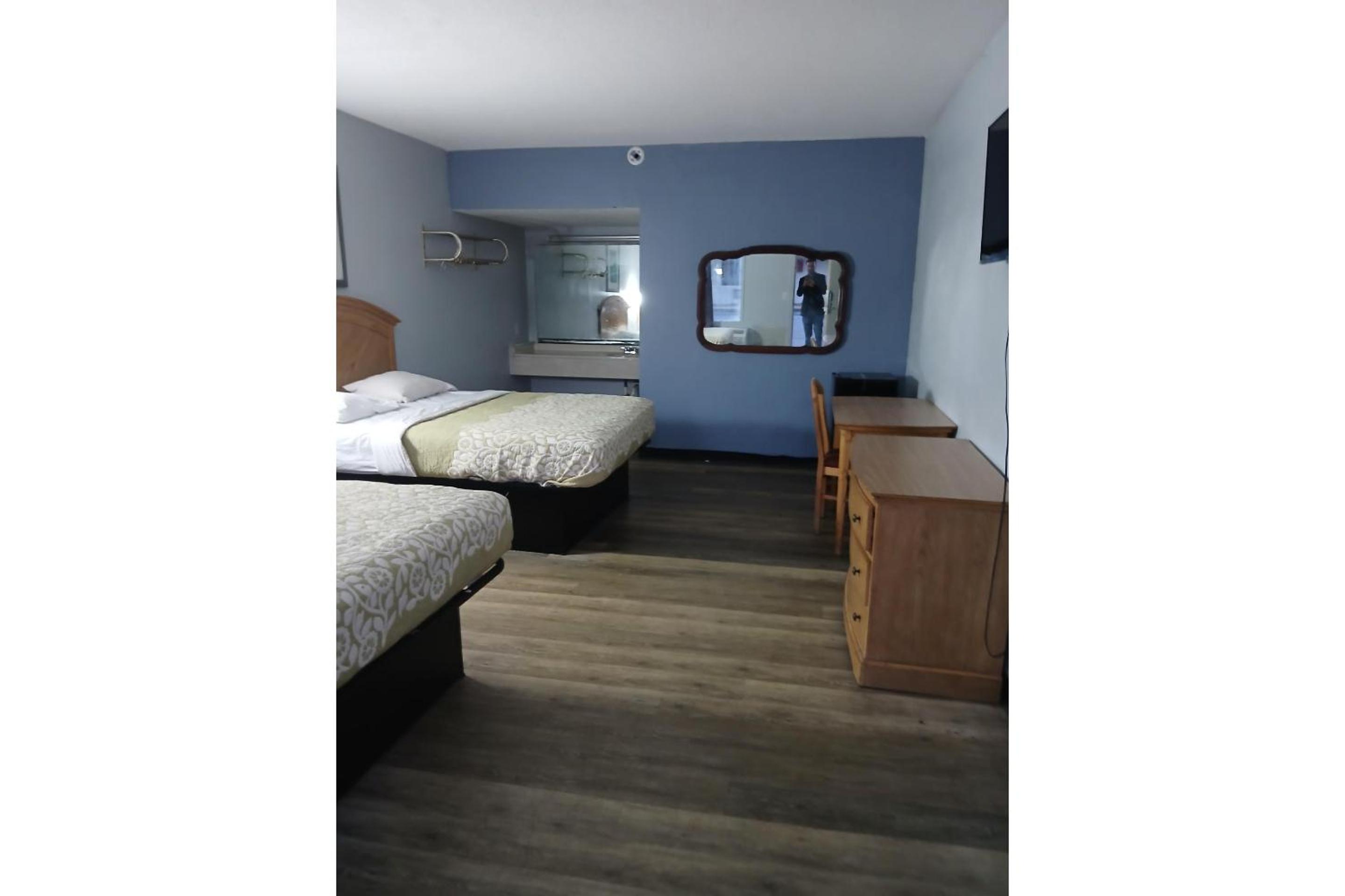 2 Full Beds Non-Smoking