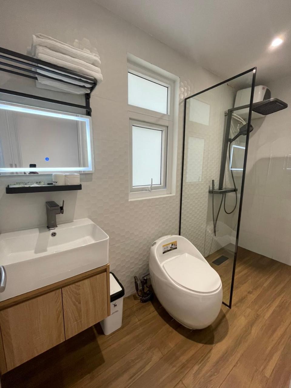 Deluxe Double Room with Balcony photo 3