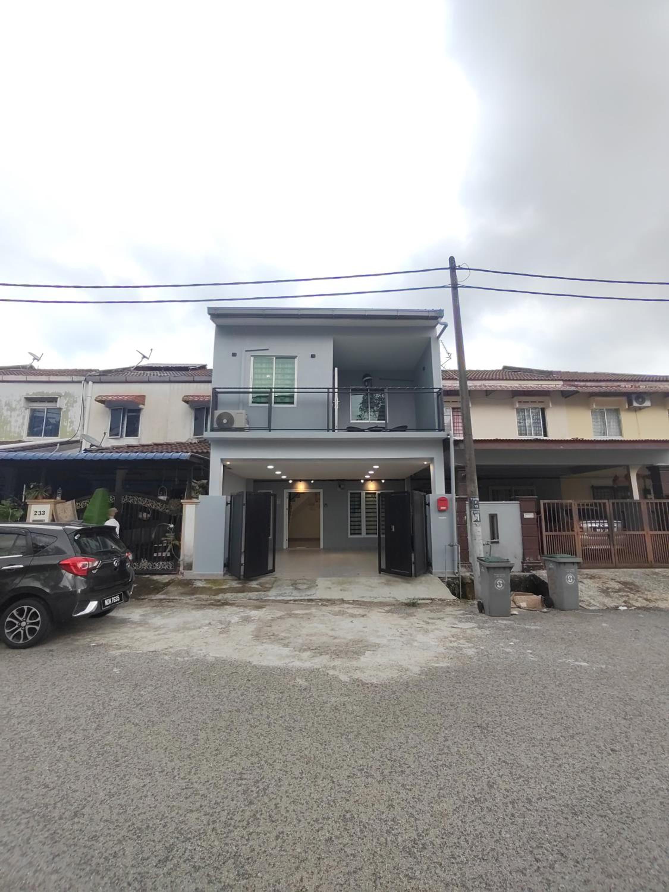 Four-Bedroom House photo 1