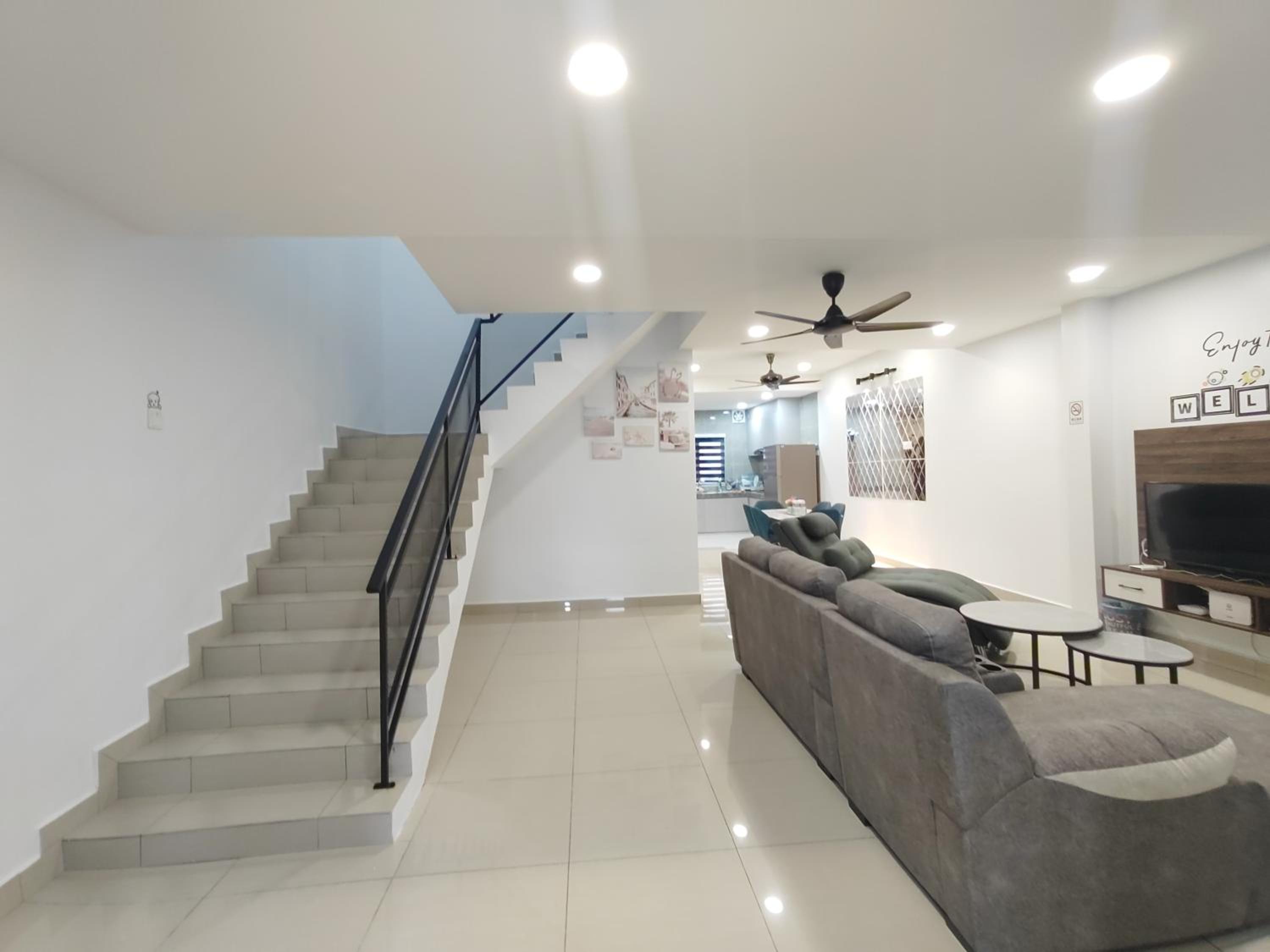 Four-Bedroom House photo 3