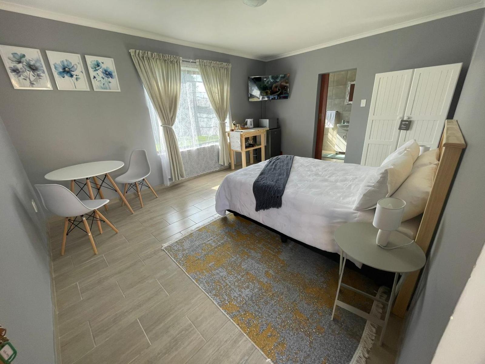 Double Room with Private Bathroom photo 1