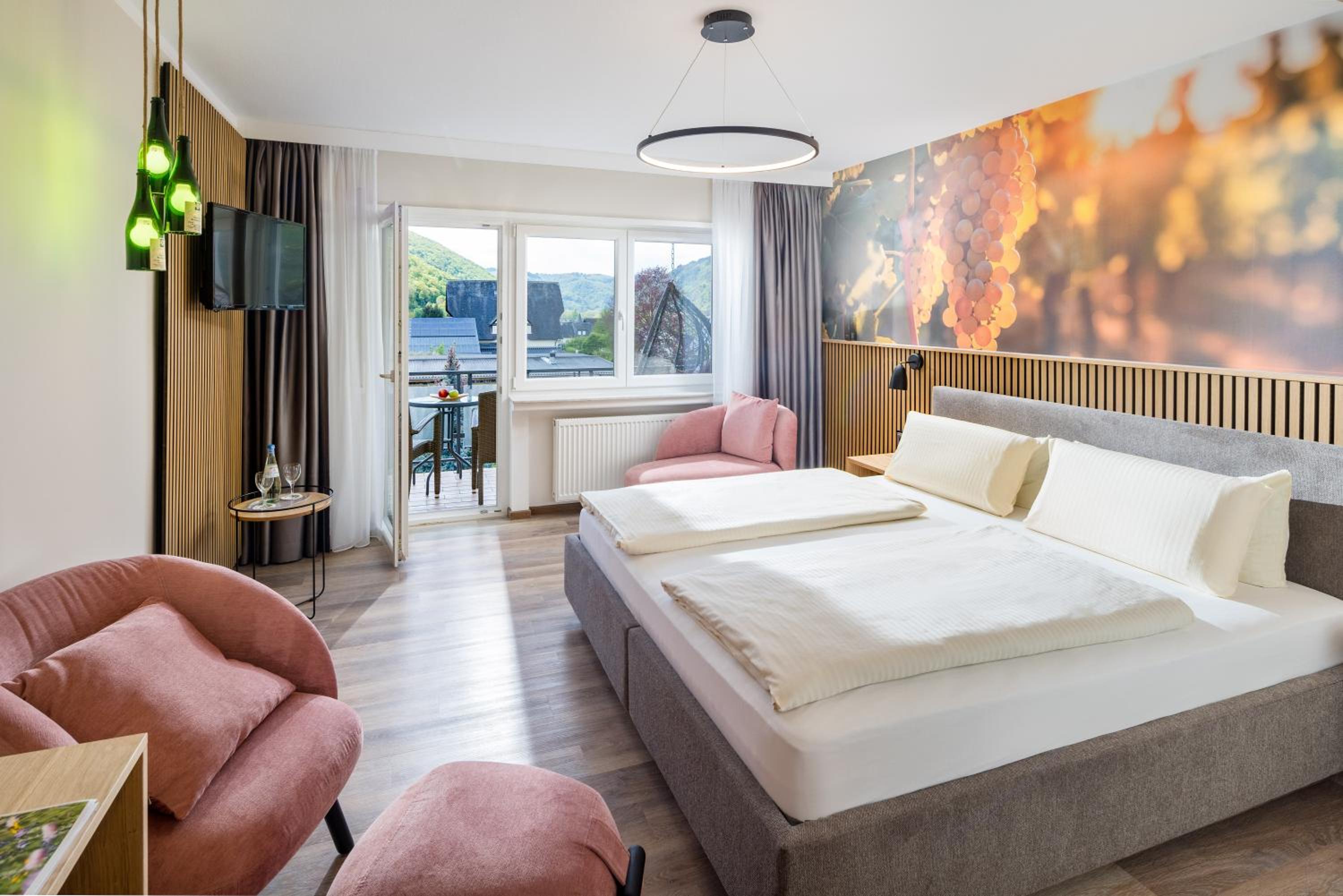 Deluxe Double Room with Balcony photo 1