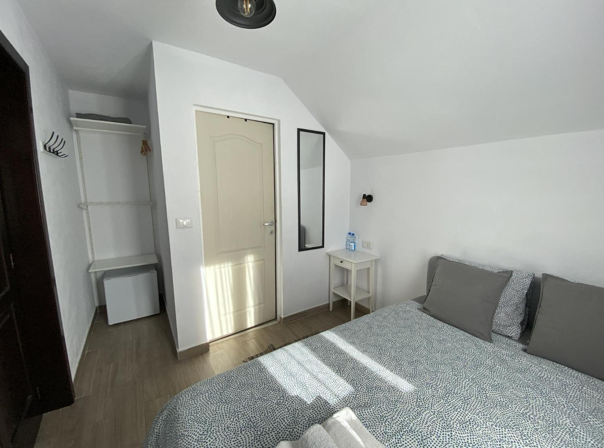 Double Room with Private Bathroom photo 2