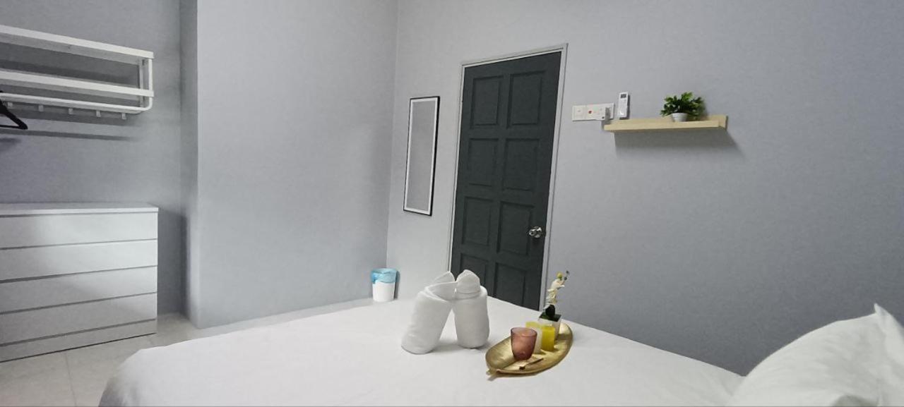 Three-Bedroom House - Photo 14