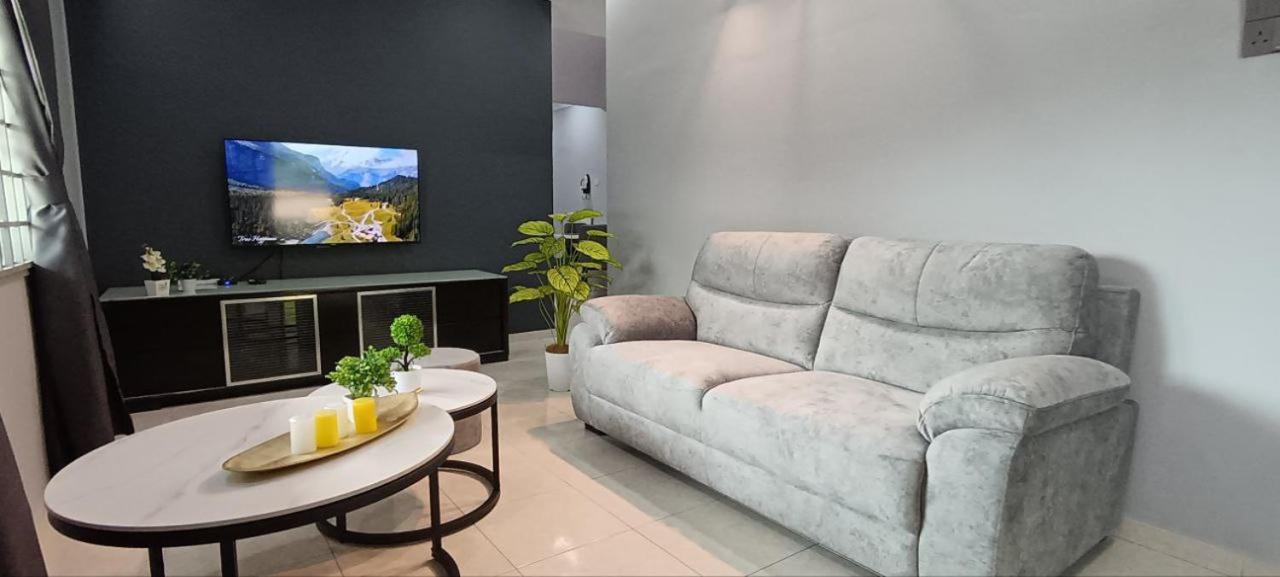 Three-Bedroom House - Photo 32