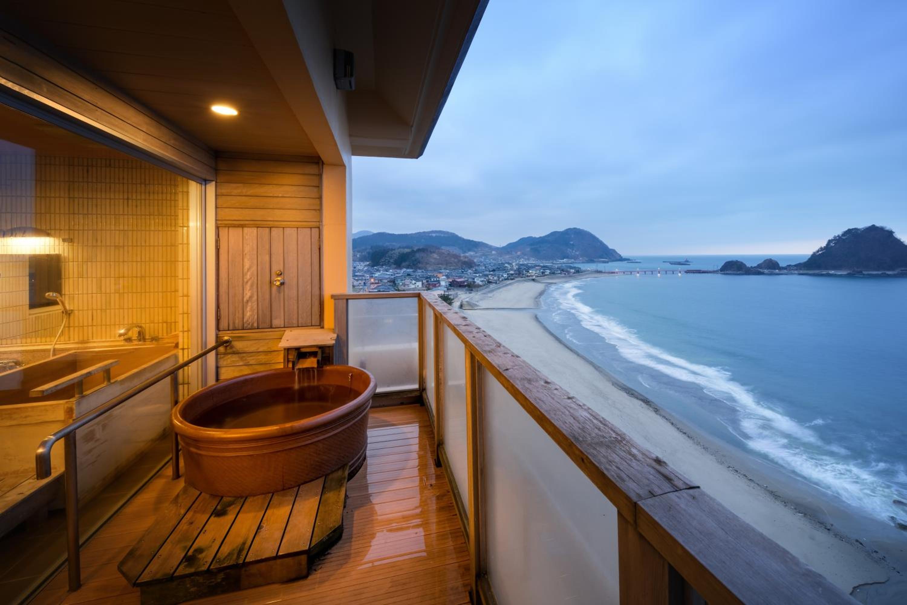 Suite with Open Air Bath - Non-Smoking photo 2