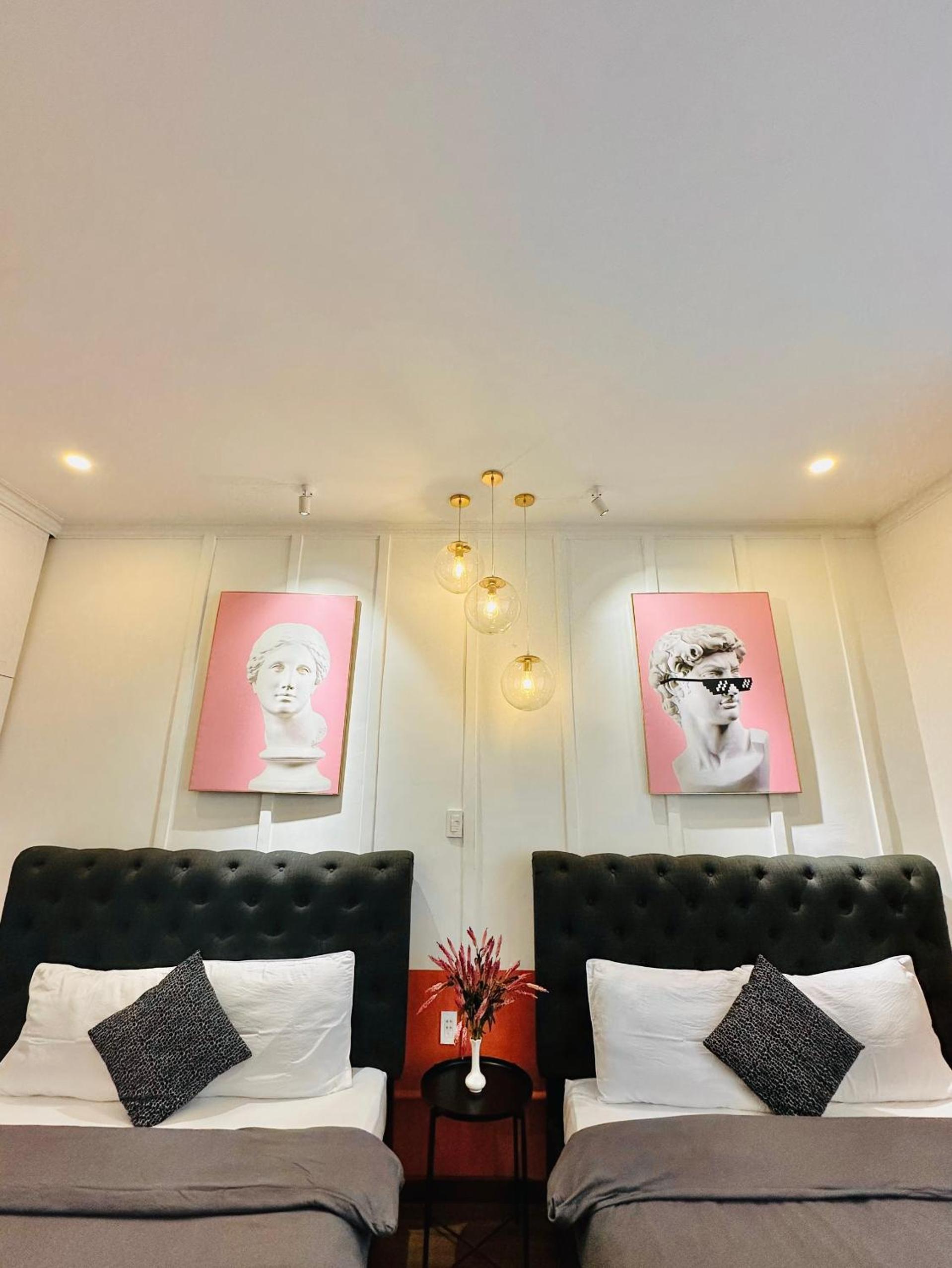 Deluxe Family Room photo 3