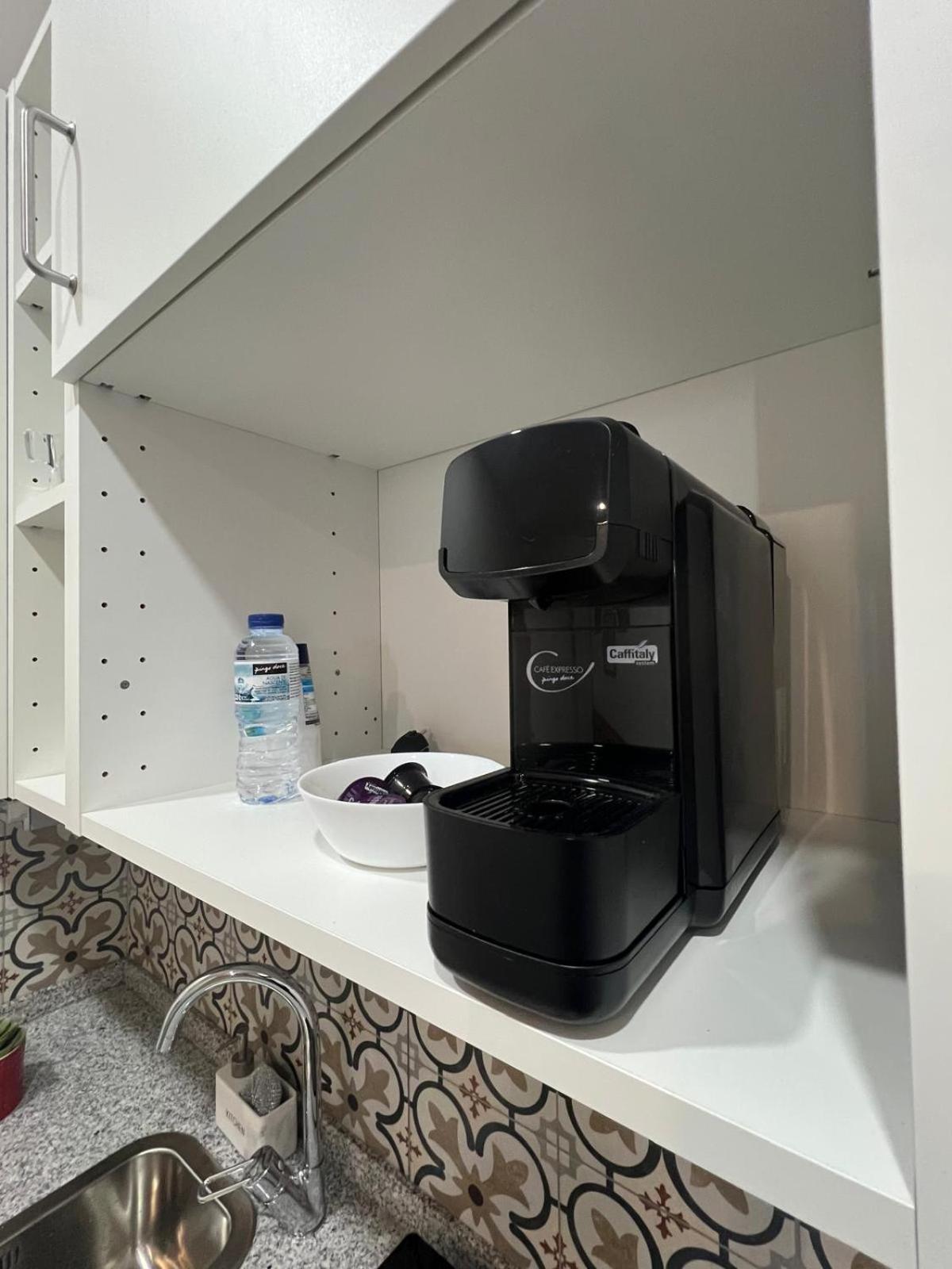 Studio Apartment with Balcony photo 2