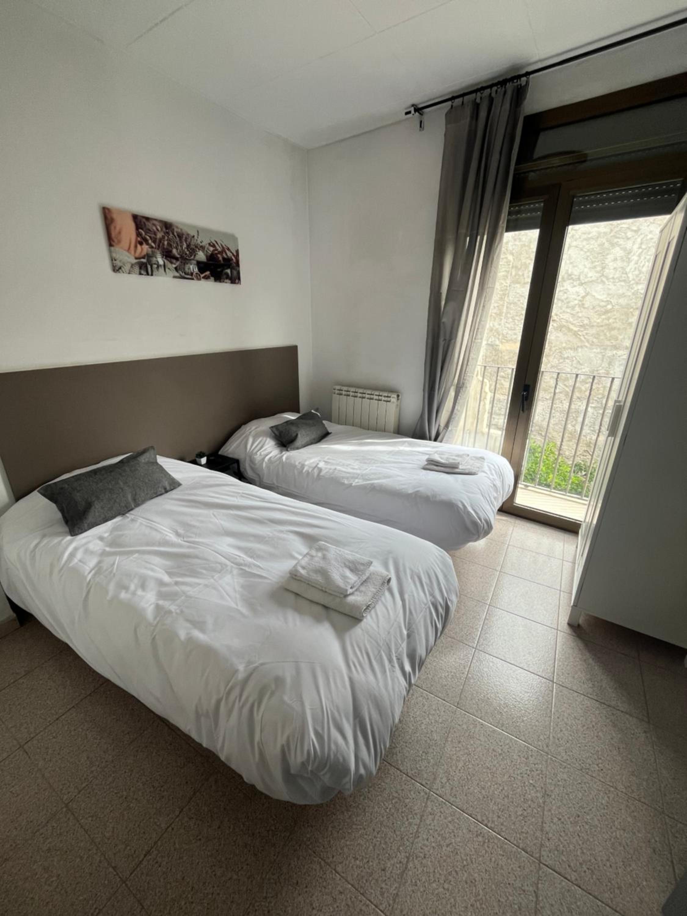 Economy Twin Room photo 2