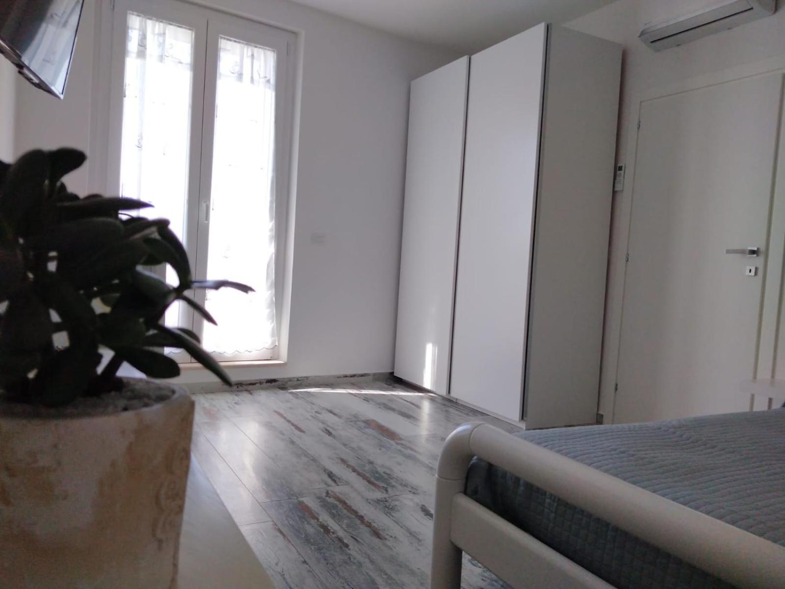 Deluxe Double Room with Balcony and Sea View photo 3
