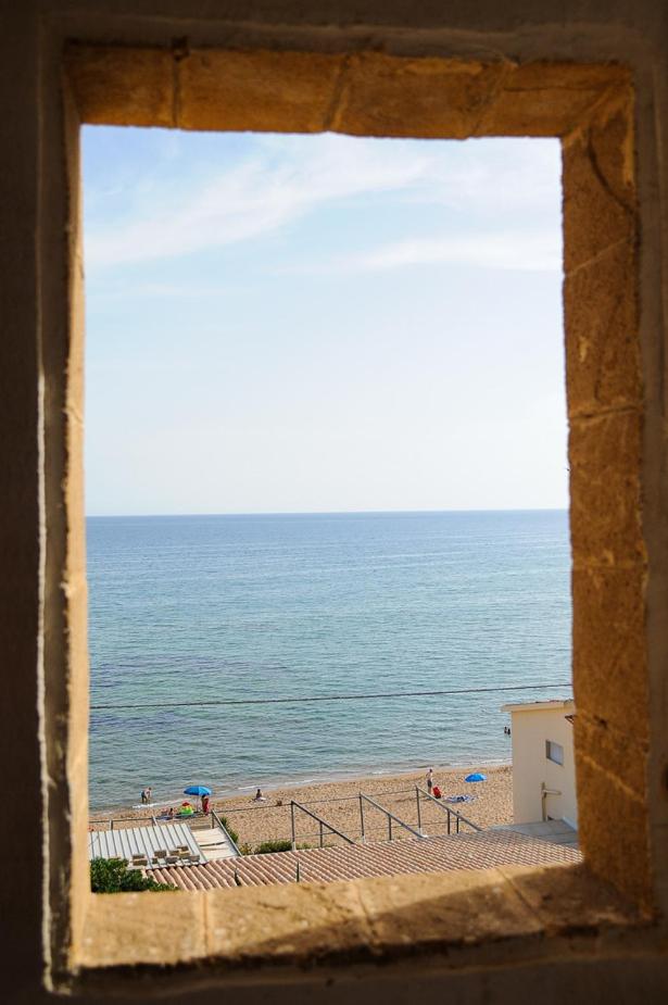 Deluxe Double Room with Sea View - Photo 10