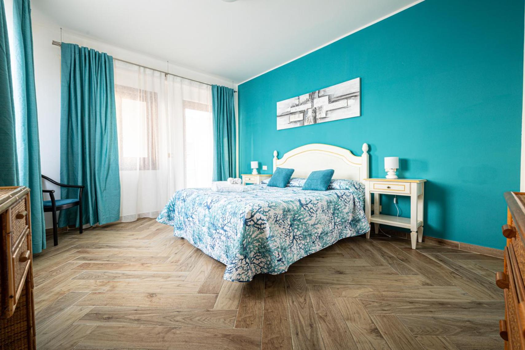 Deluxe Double Room with Sea View - Photo 4