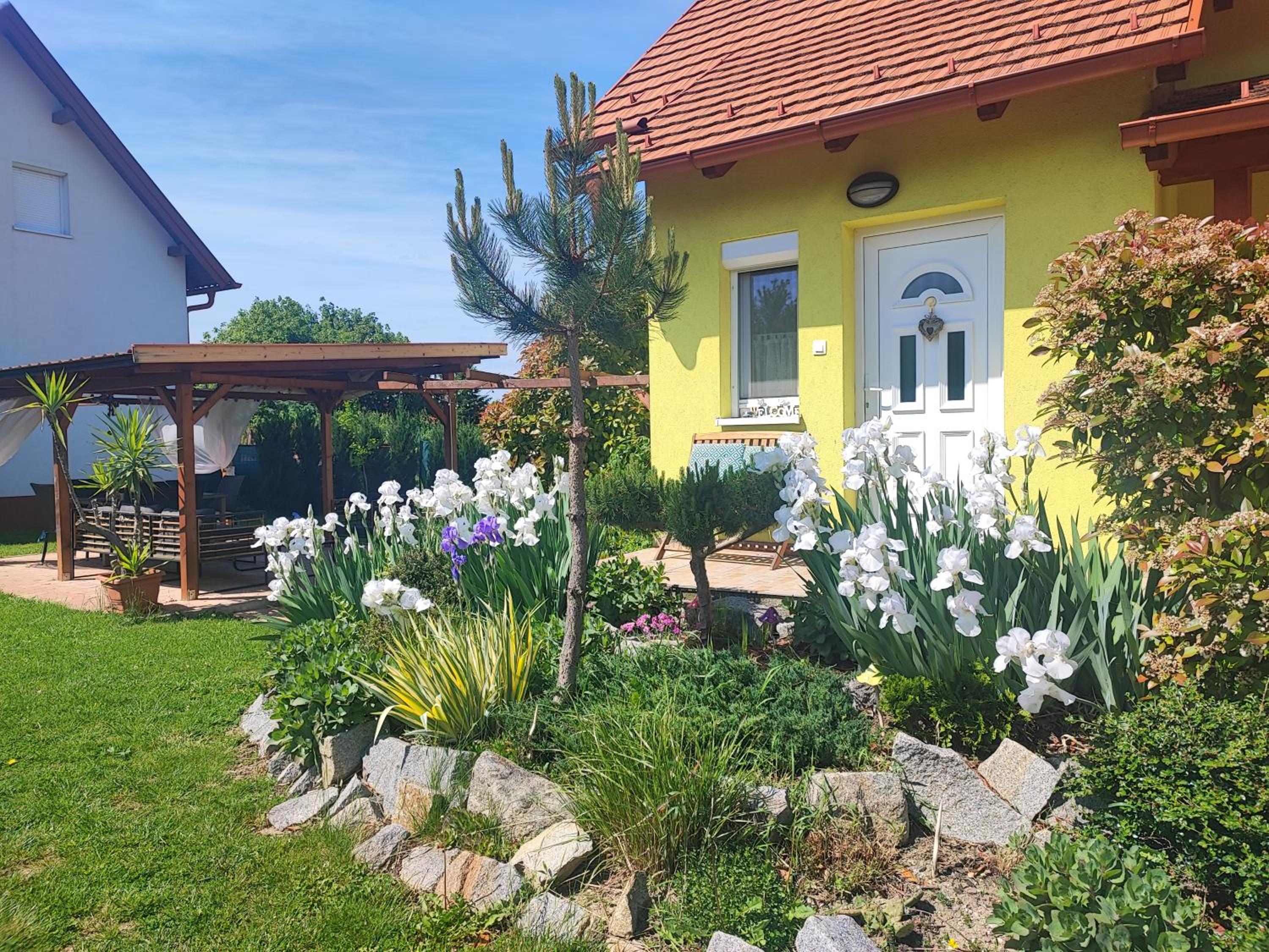 Three-Bedroom Villa - Photo 11
