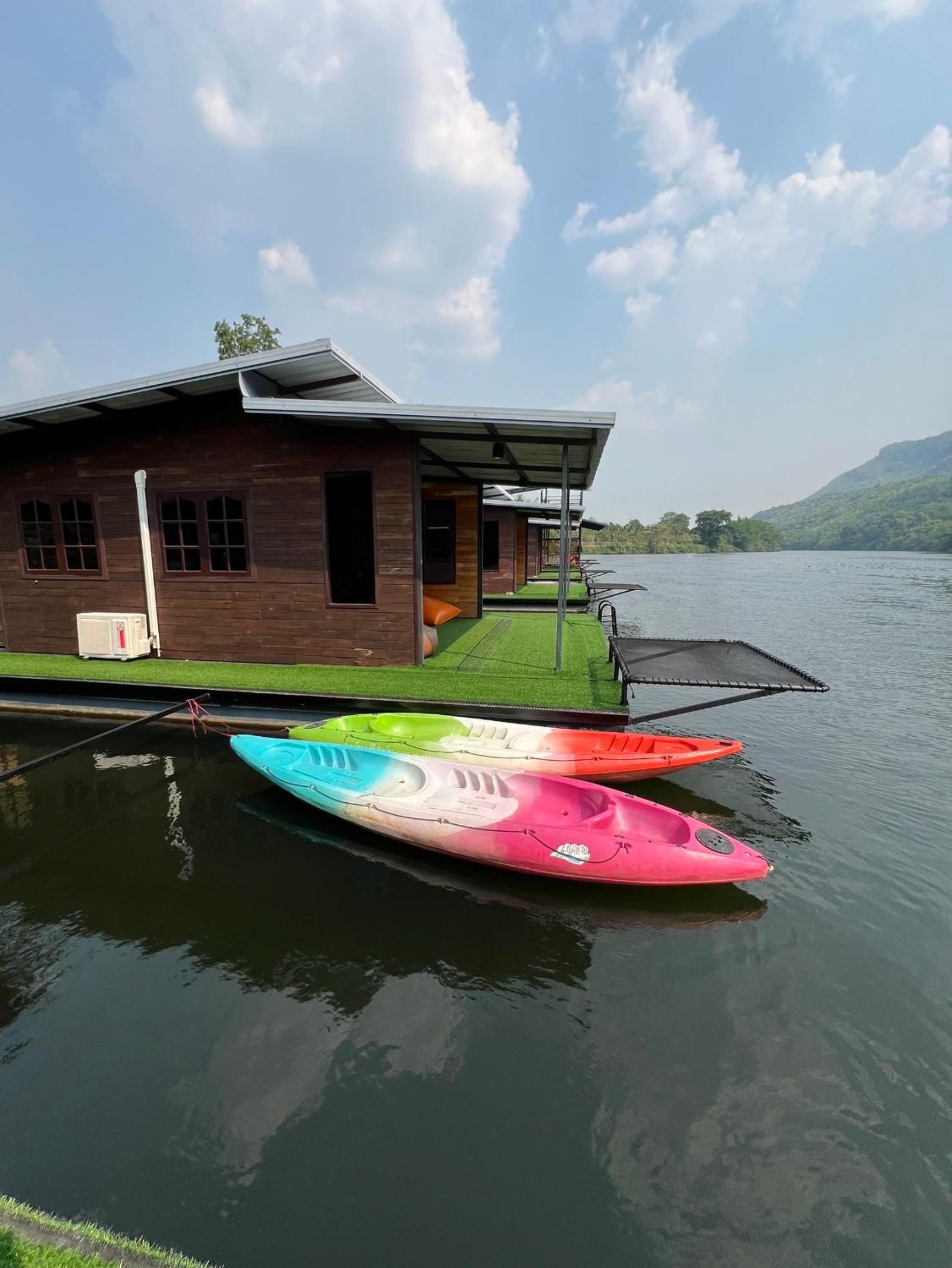 Deluxe Double or Twin Room with River View photo 2