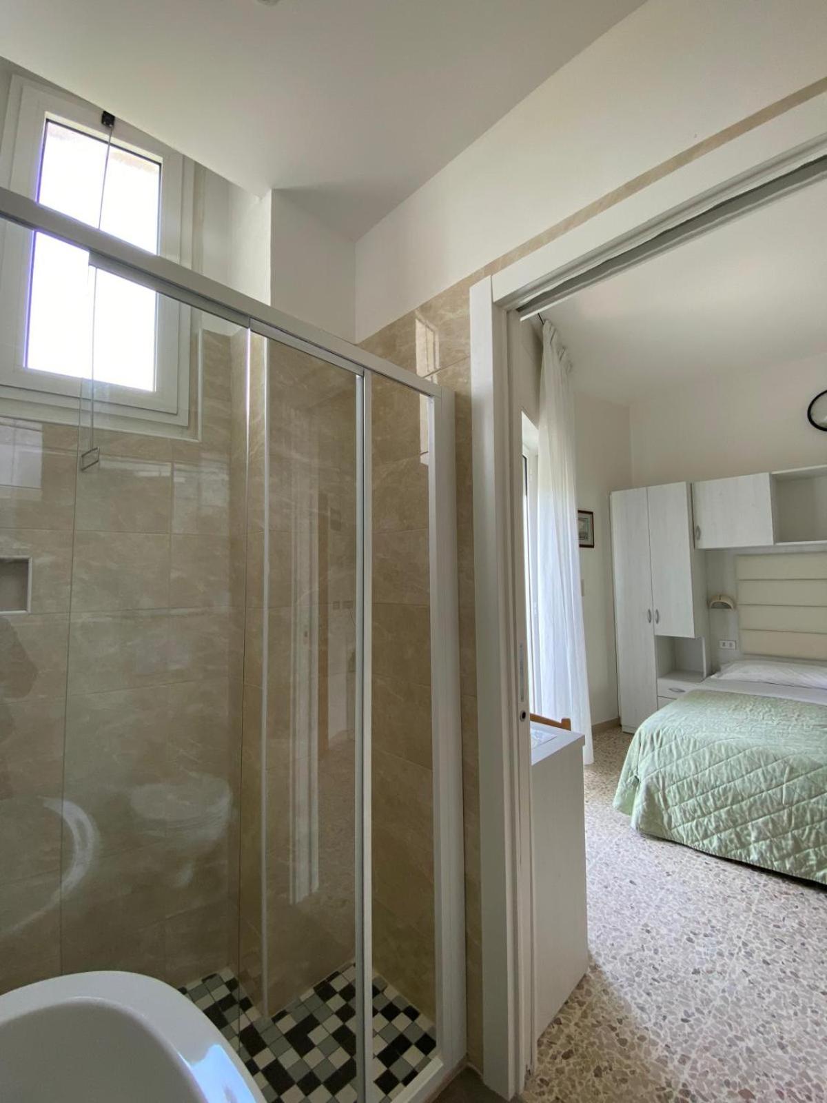 Double Room - Photo 3