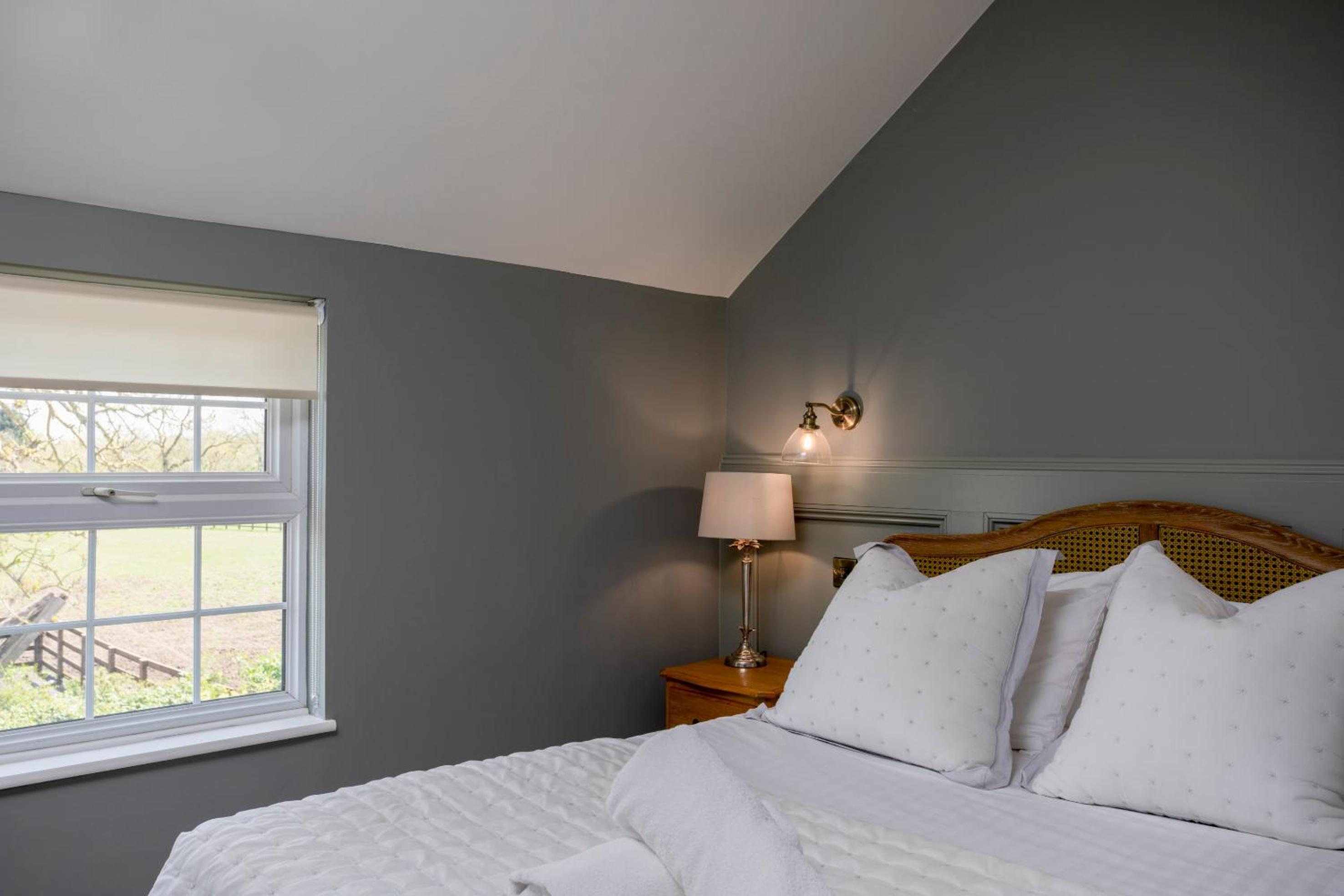 Five-Bedroom House photo 3