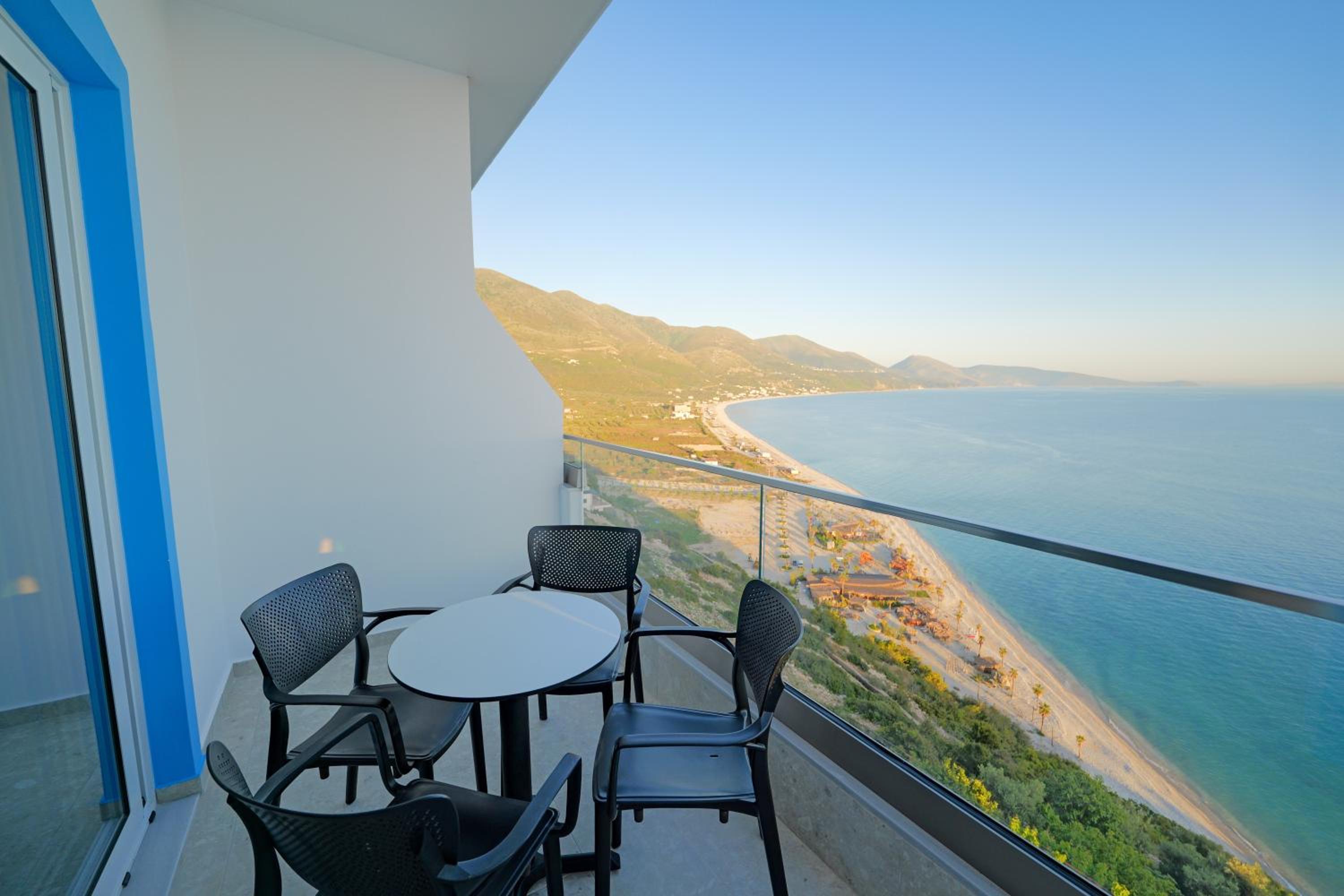 Deluxe Triple Room with Sea View photo 3