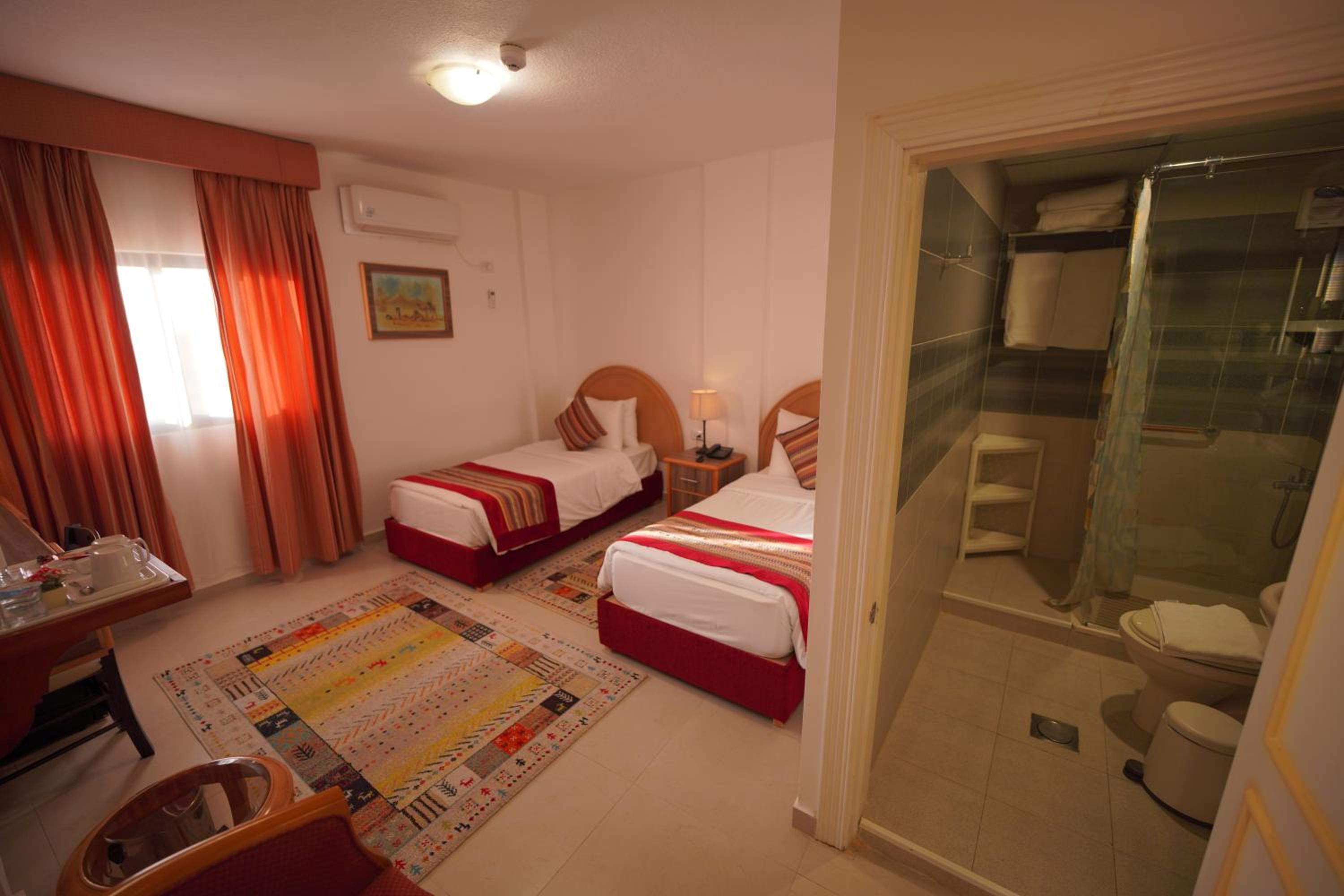 Deluxe Twin Room - Photo 2