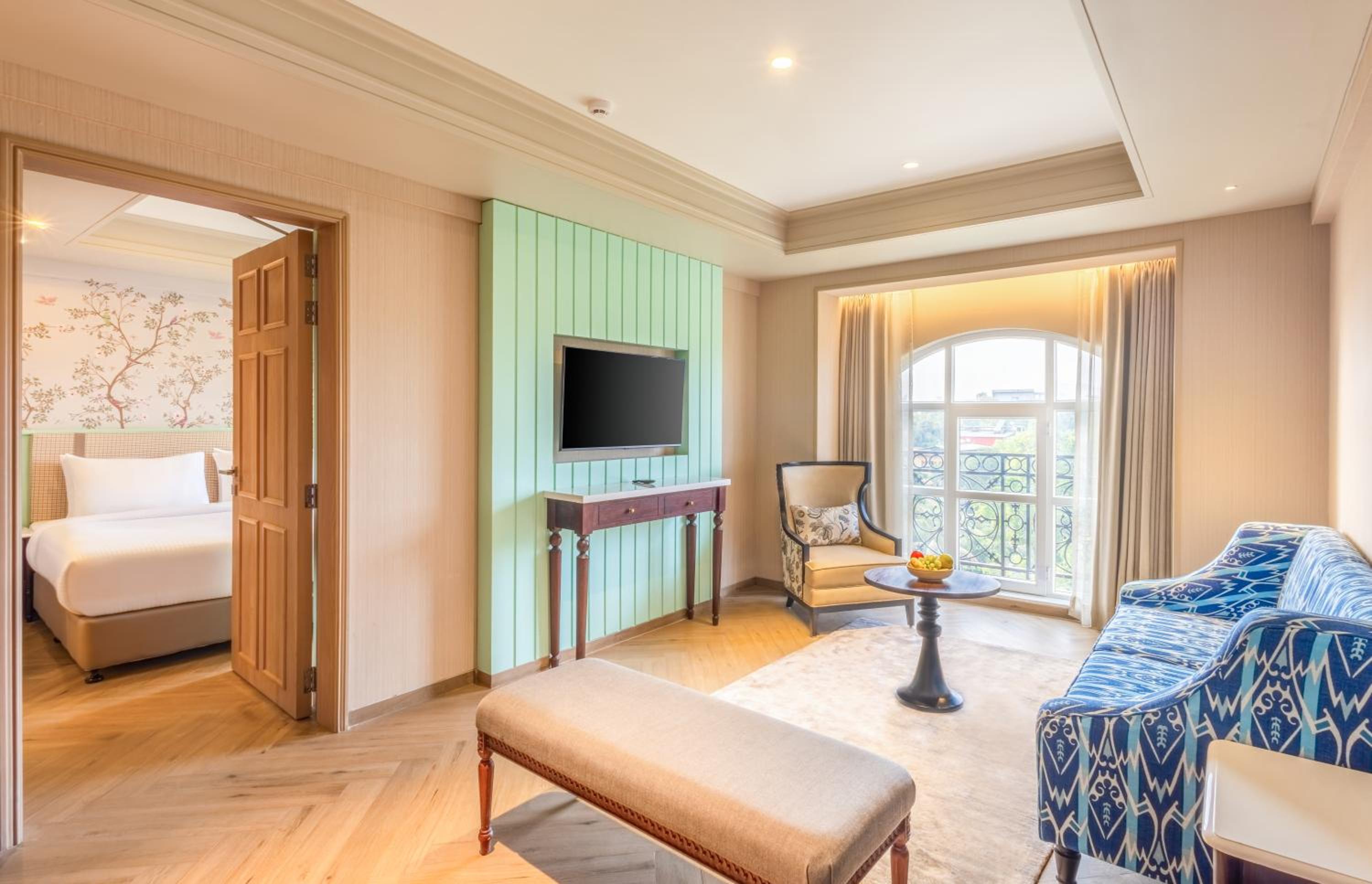 Suite - Photo 8