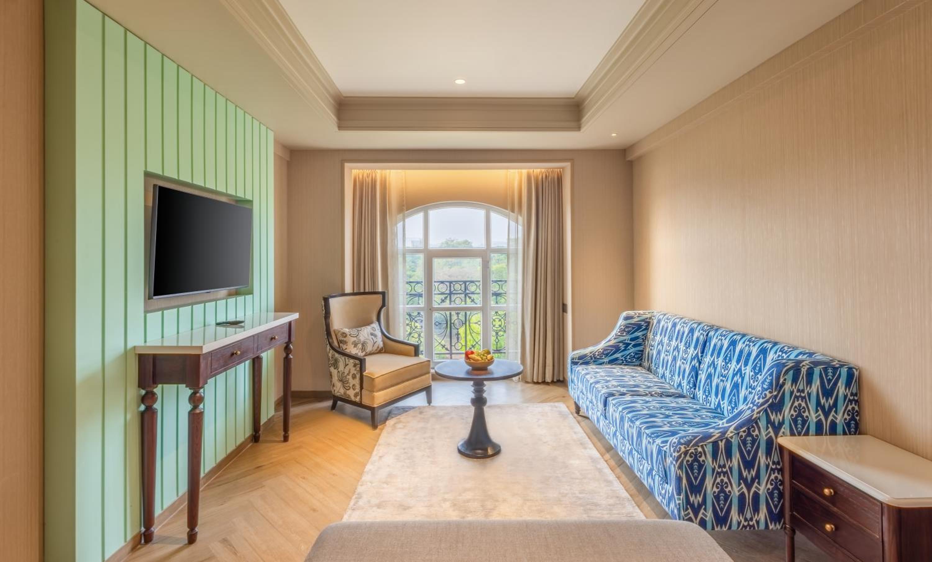 Suite - Photo 9