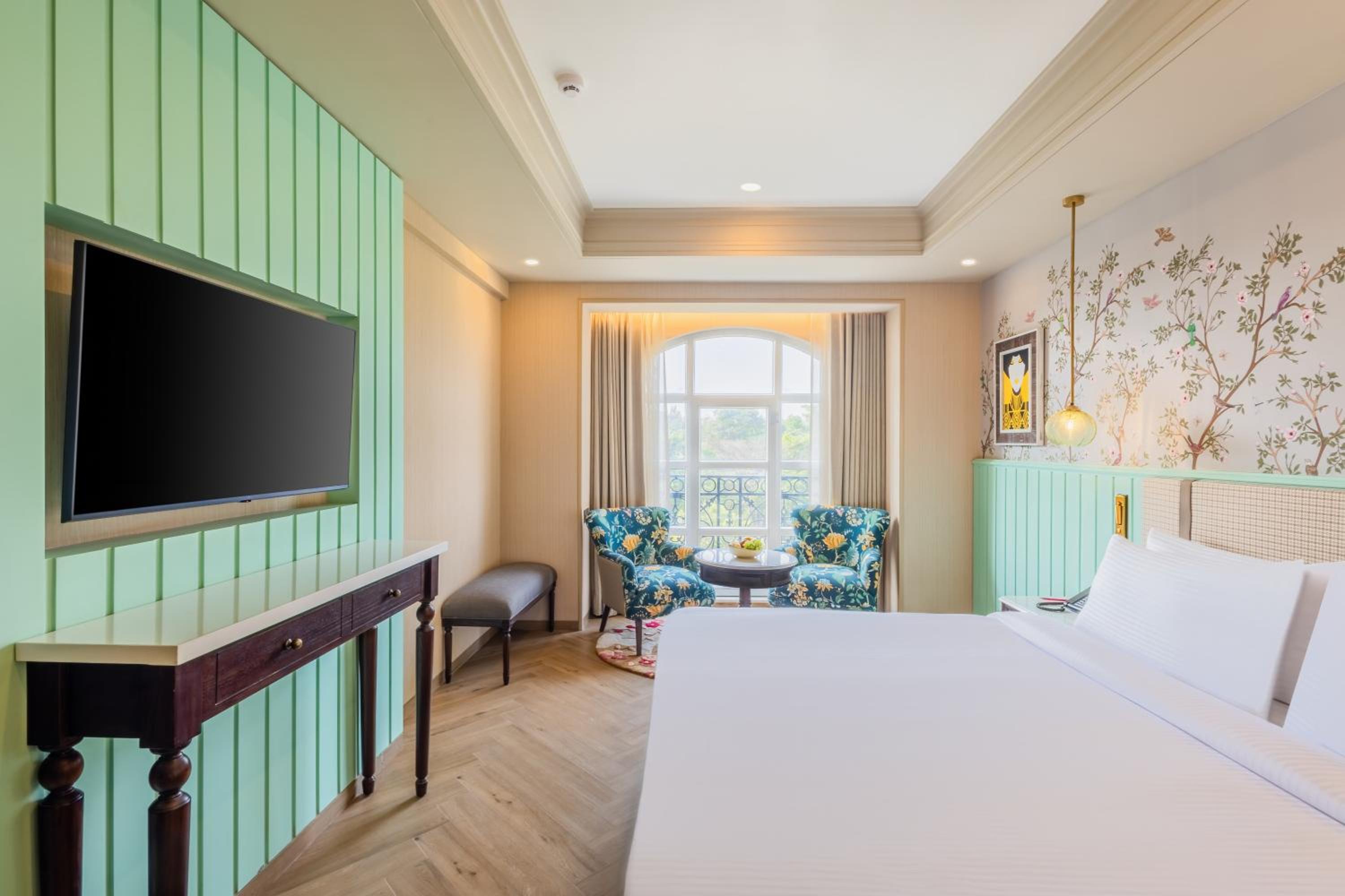 Deluxe Room - Photo 5