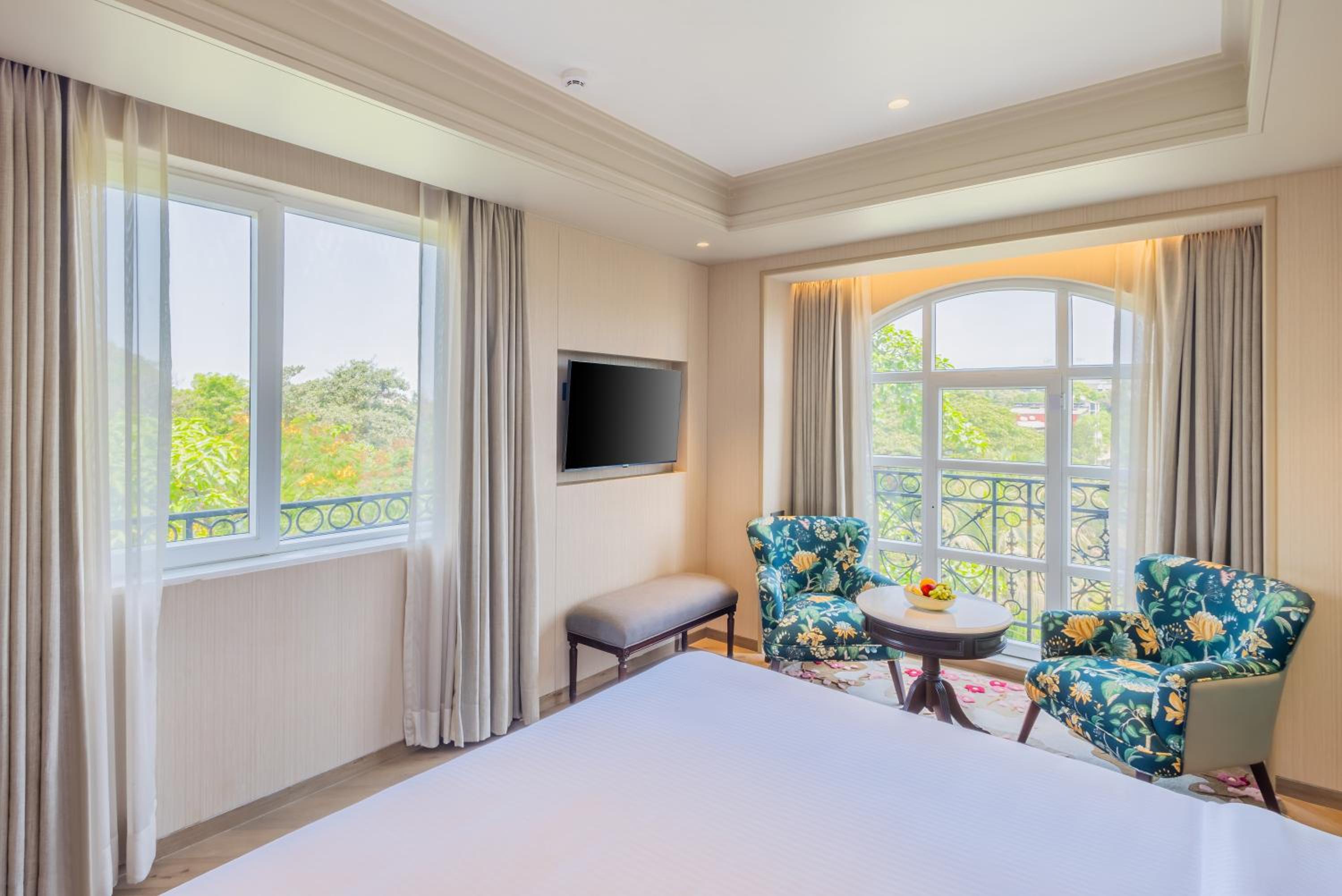 Executive Room - Photo 5