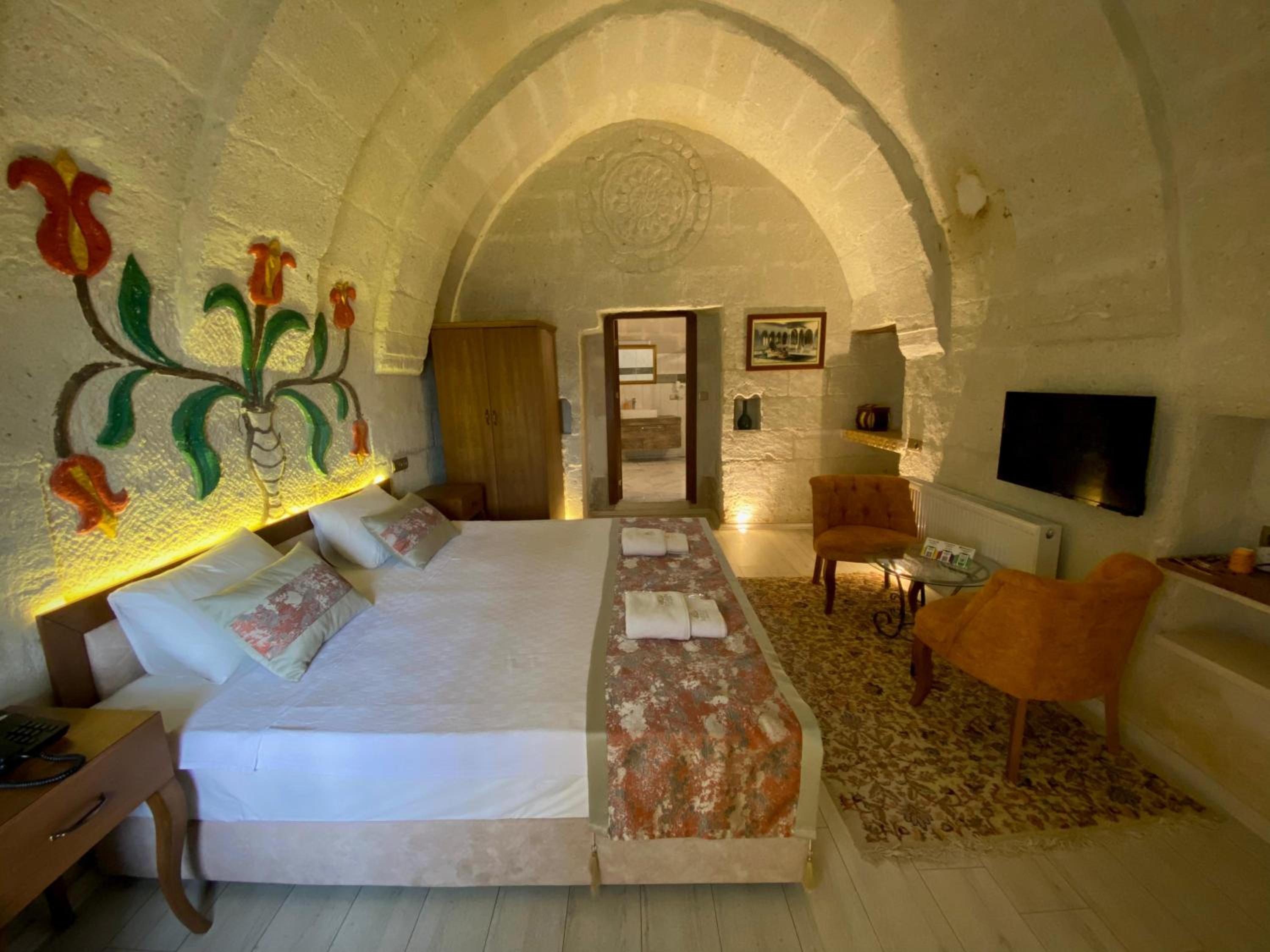 Junior Suite with Garden View - Photo 8