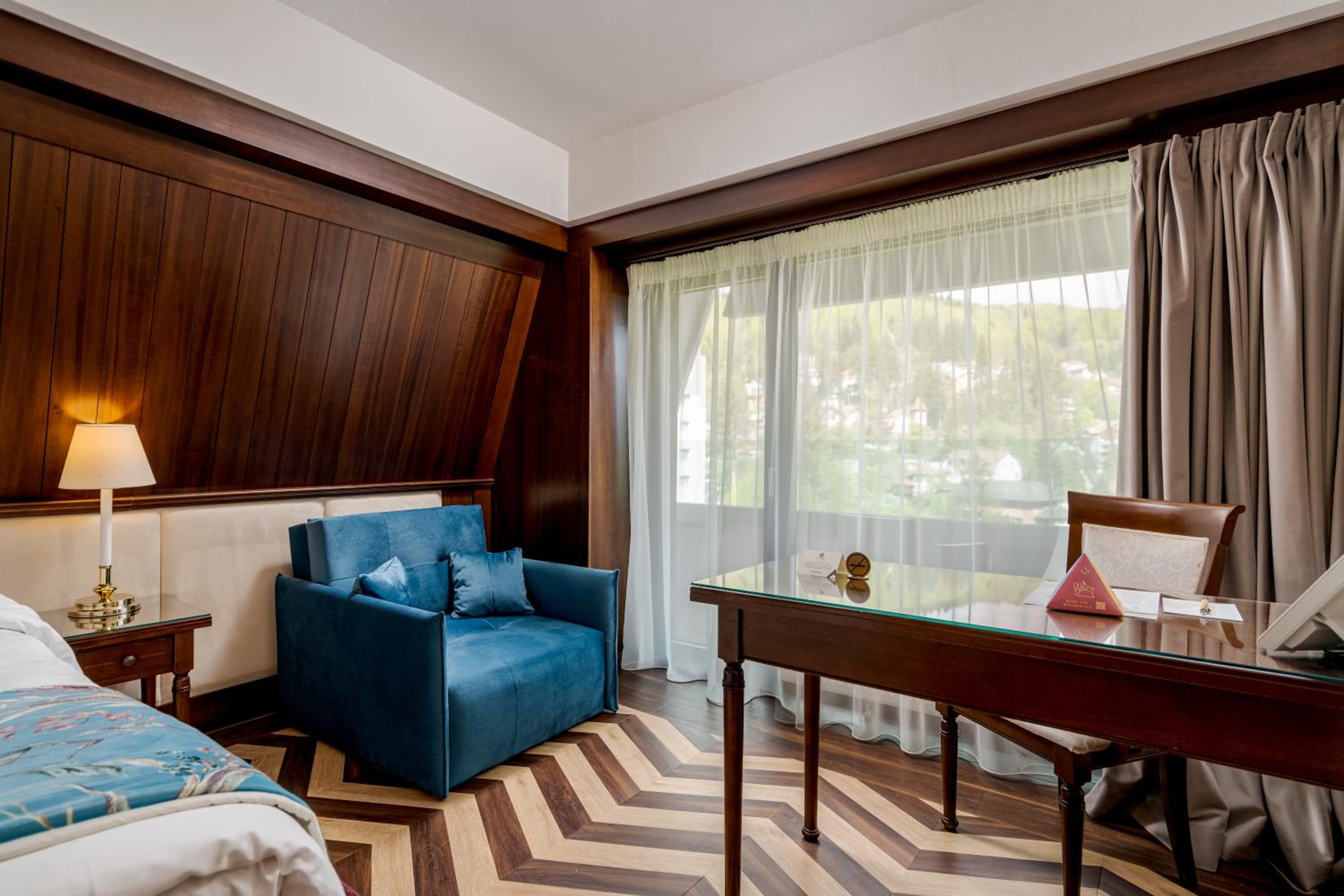 Deluxe Double Room with Balcony & Spa access - Photo 10